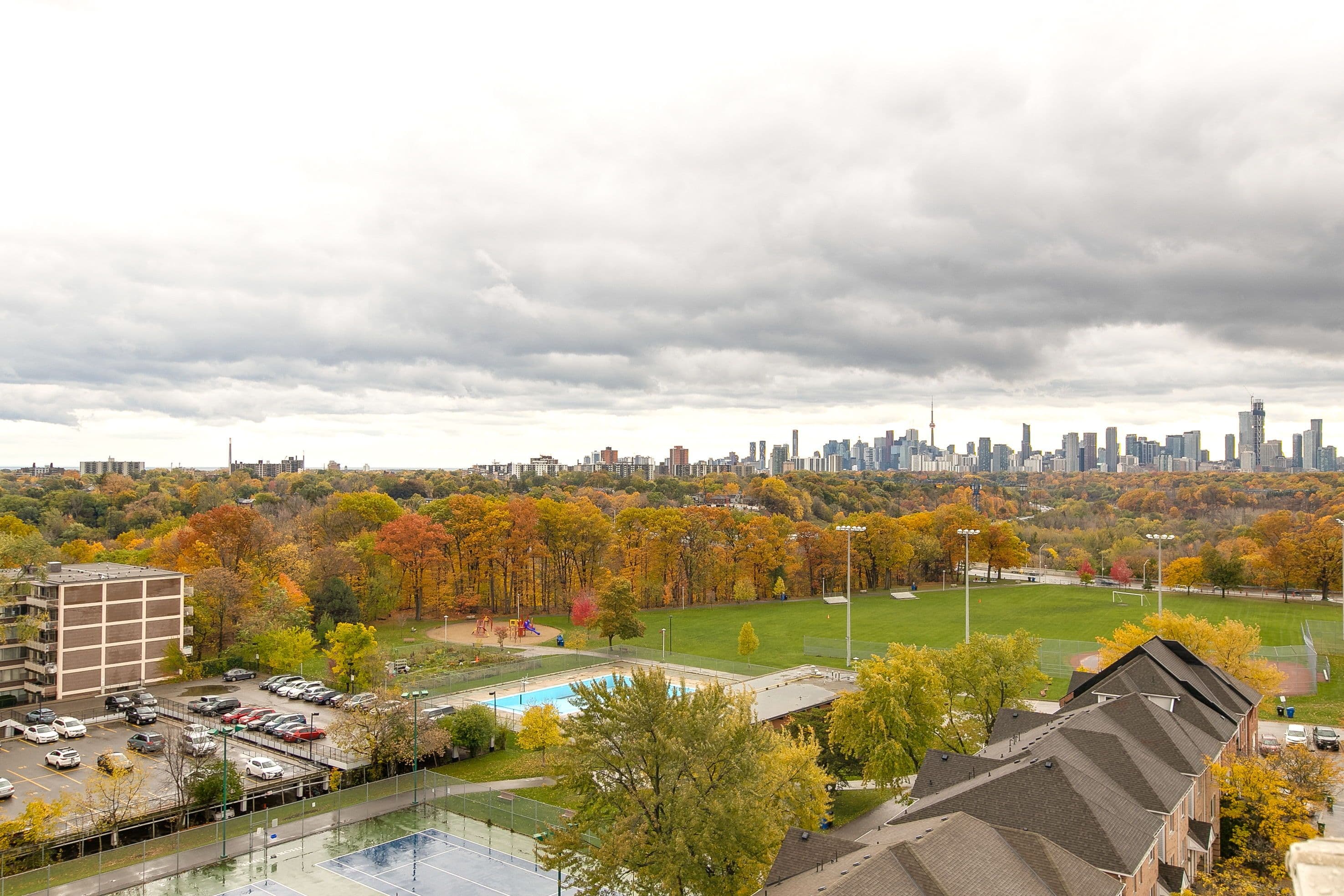 21 Overlea Boulevard 1103, Toronto C11, ON M4H 1P2