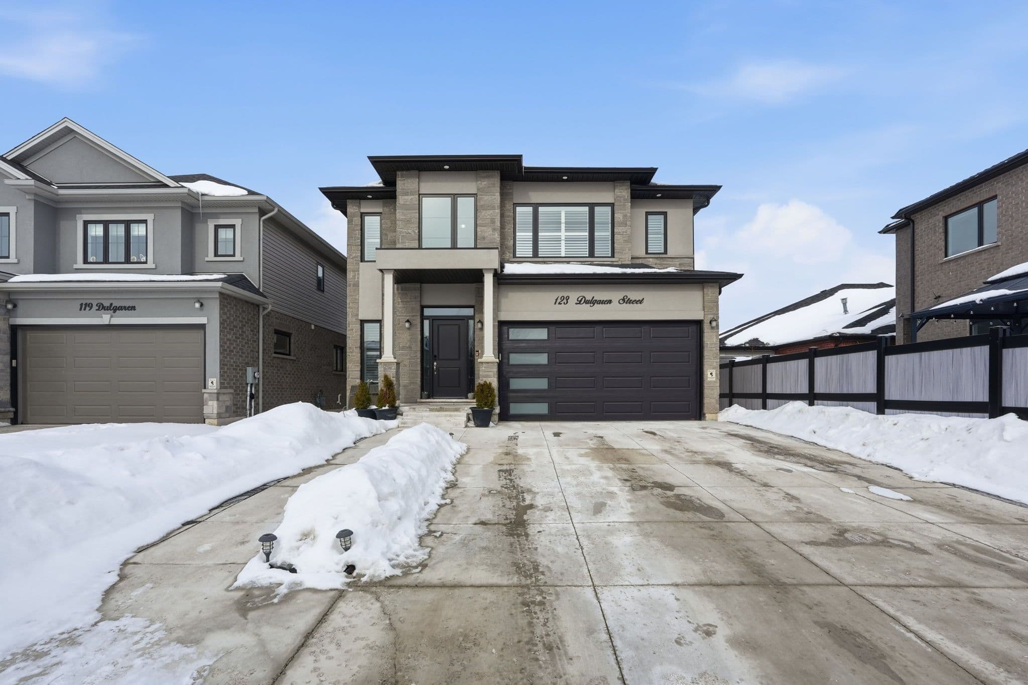 123 Dulgaren Street, Hamilton, ON L8W 3J5