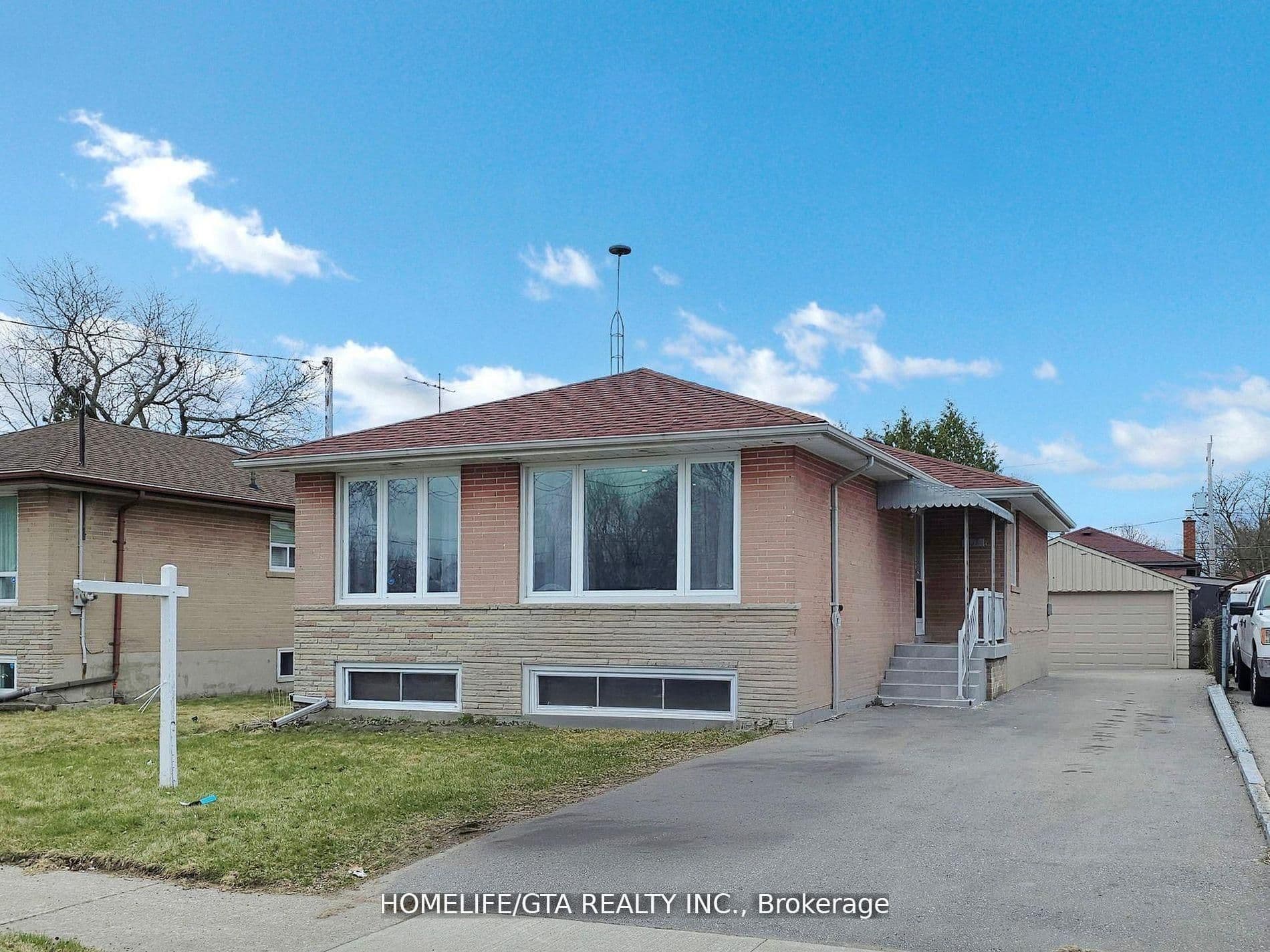 107 Milford Haven Drive Main, Toronto E09, ON M1G 3C9
