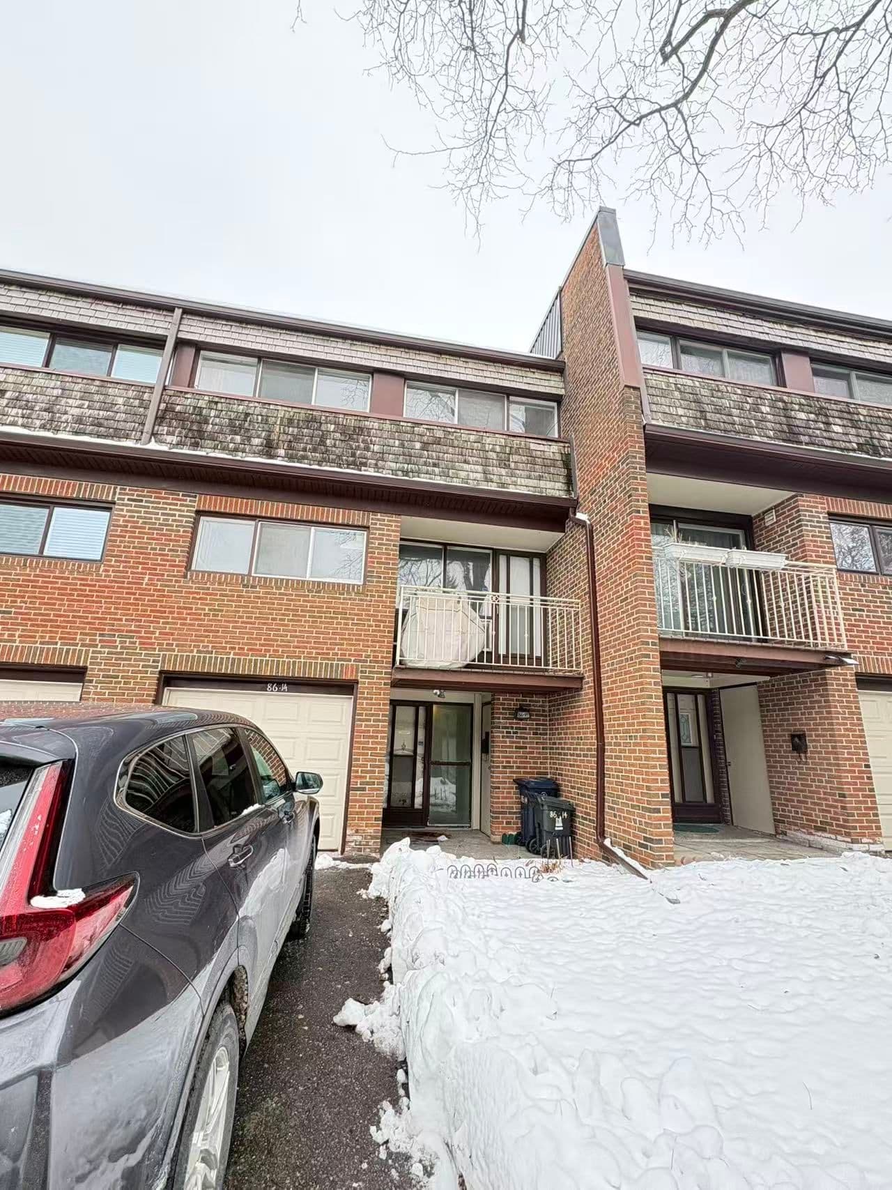 86 CASTLEBURY Crescent 14, Toronto C15, ON M2H 1W8