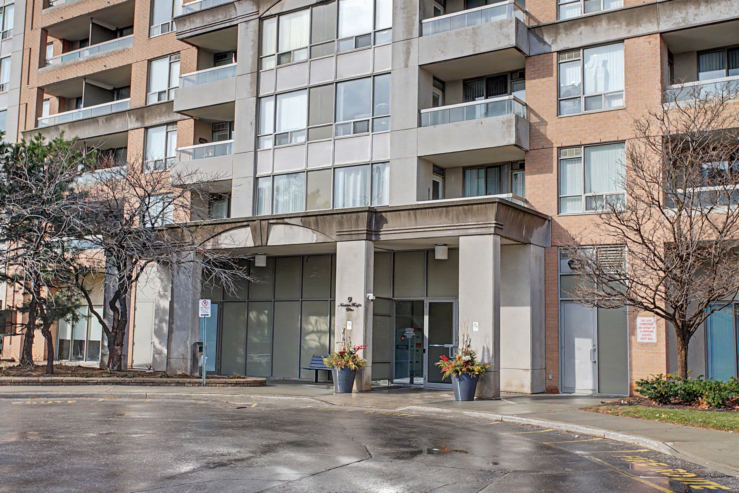 9 Northern Heights Drive 711, Richmond Hill, ON L4B 4M5