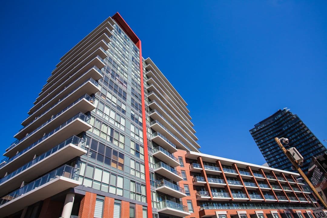 50 Bruyeres Mews N/A 1613, Toronto C01, ON M5V 0H8