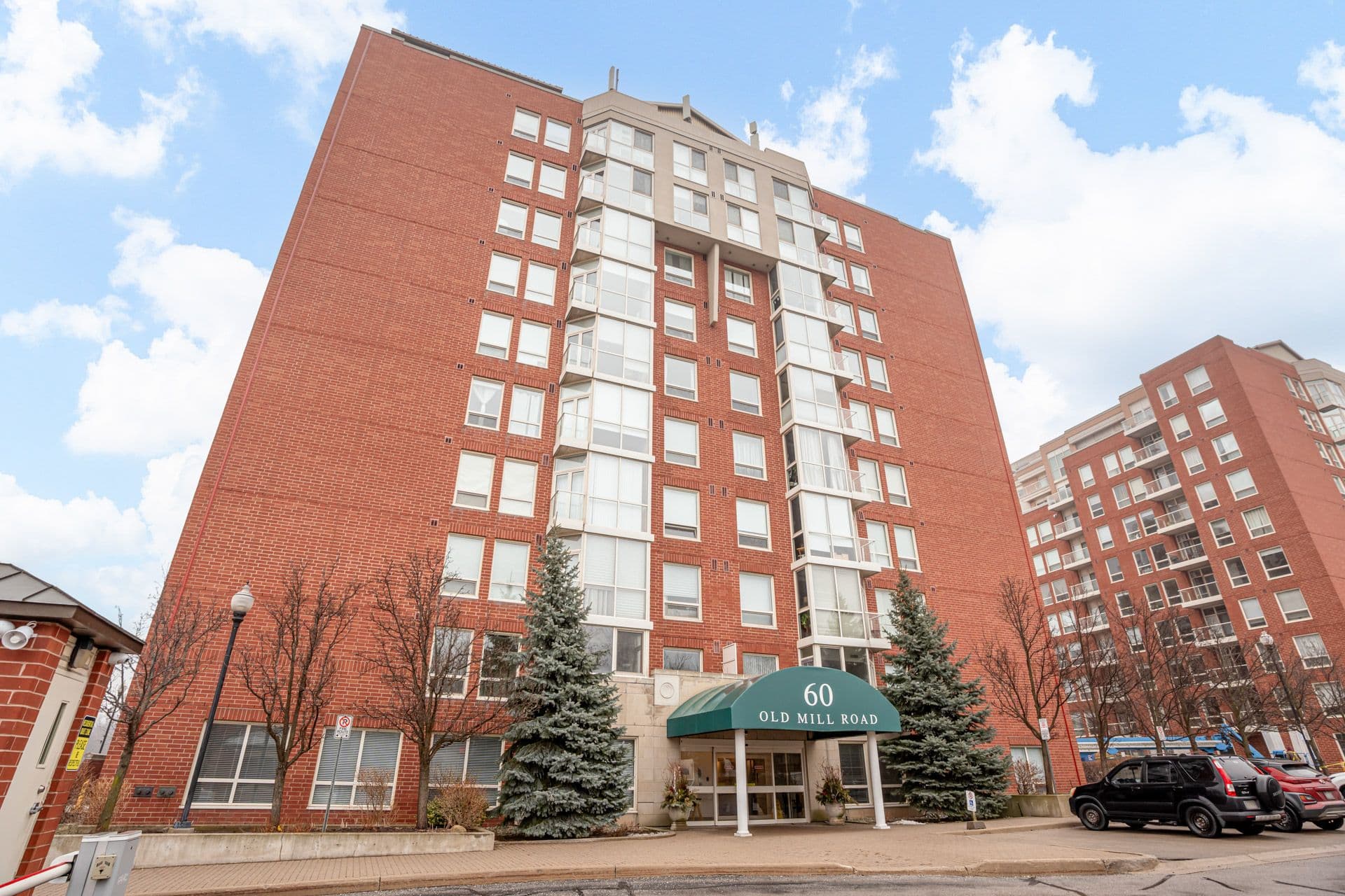 60 Old Mill Road 209, Oakville, ON L6J 7V9