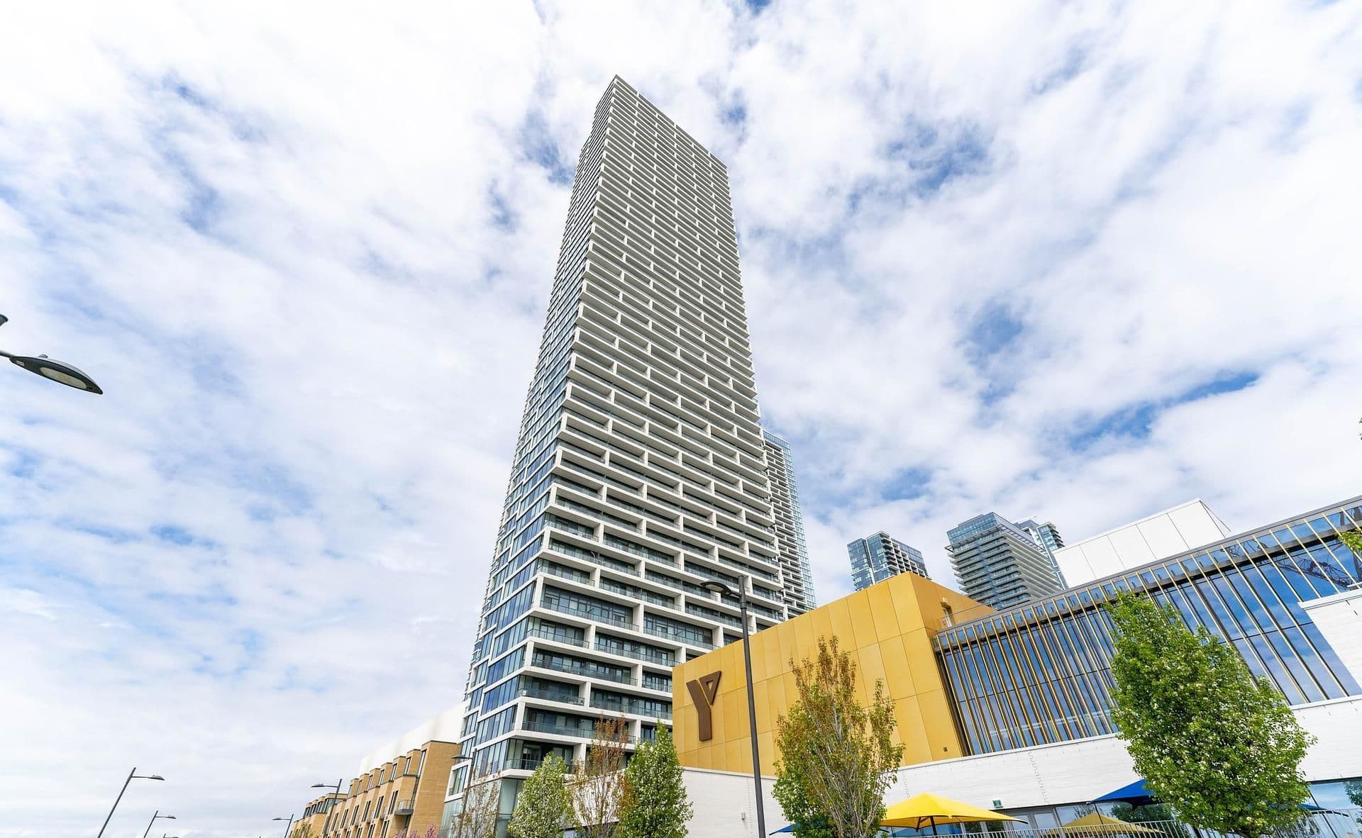 898 Portage Parkway 3212, Vaughan, ON L4K 0J6