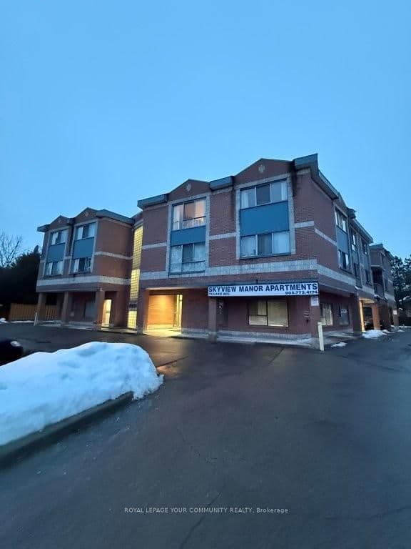 72 Lake Avenue 203, Richmond Hill, ON L4E 2V4