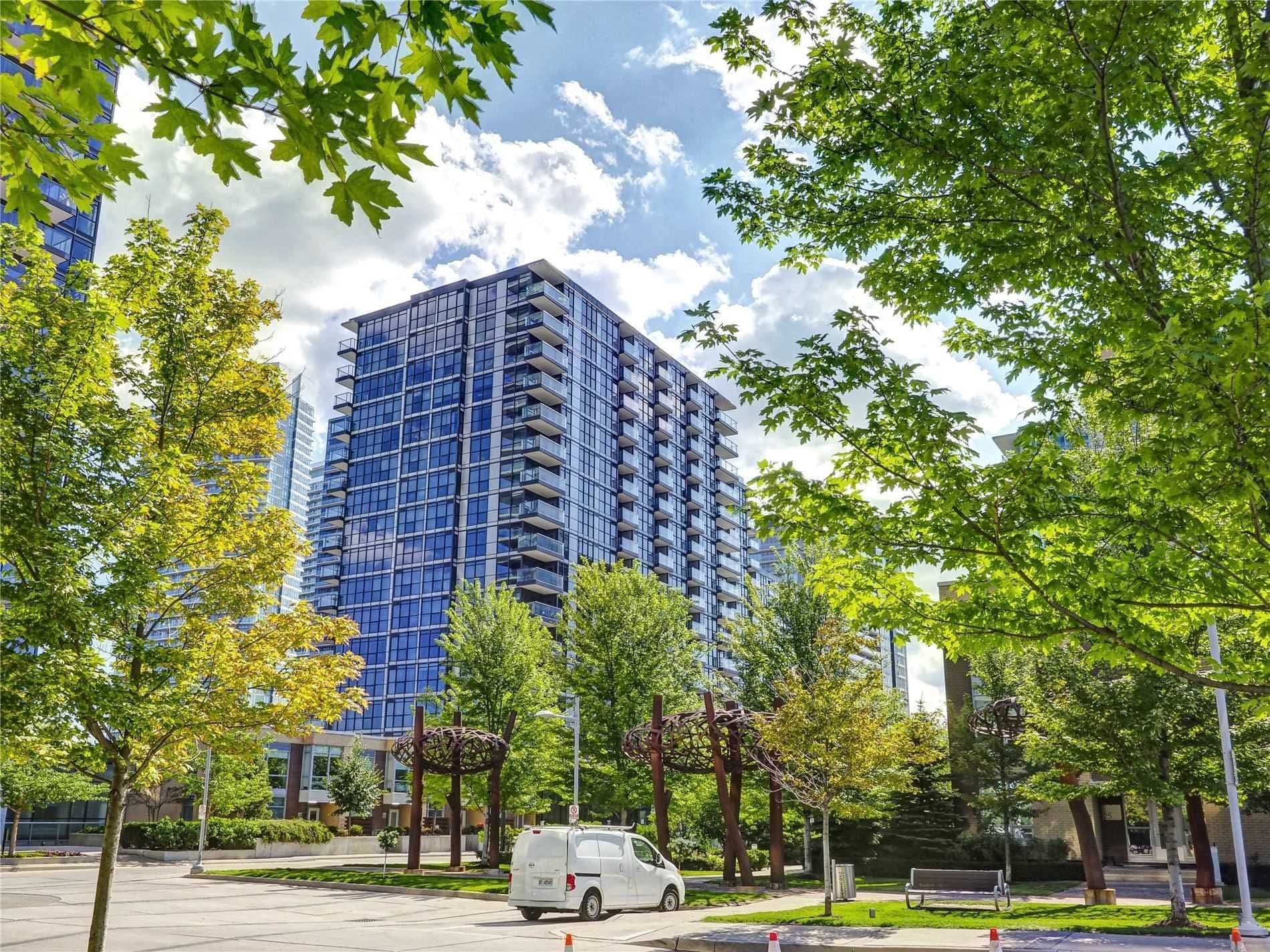 19 Singer Court 309B, Toronto C15, ON M2K 0B2