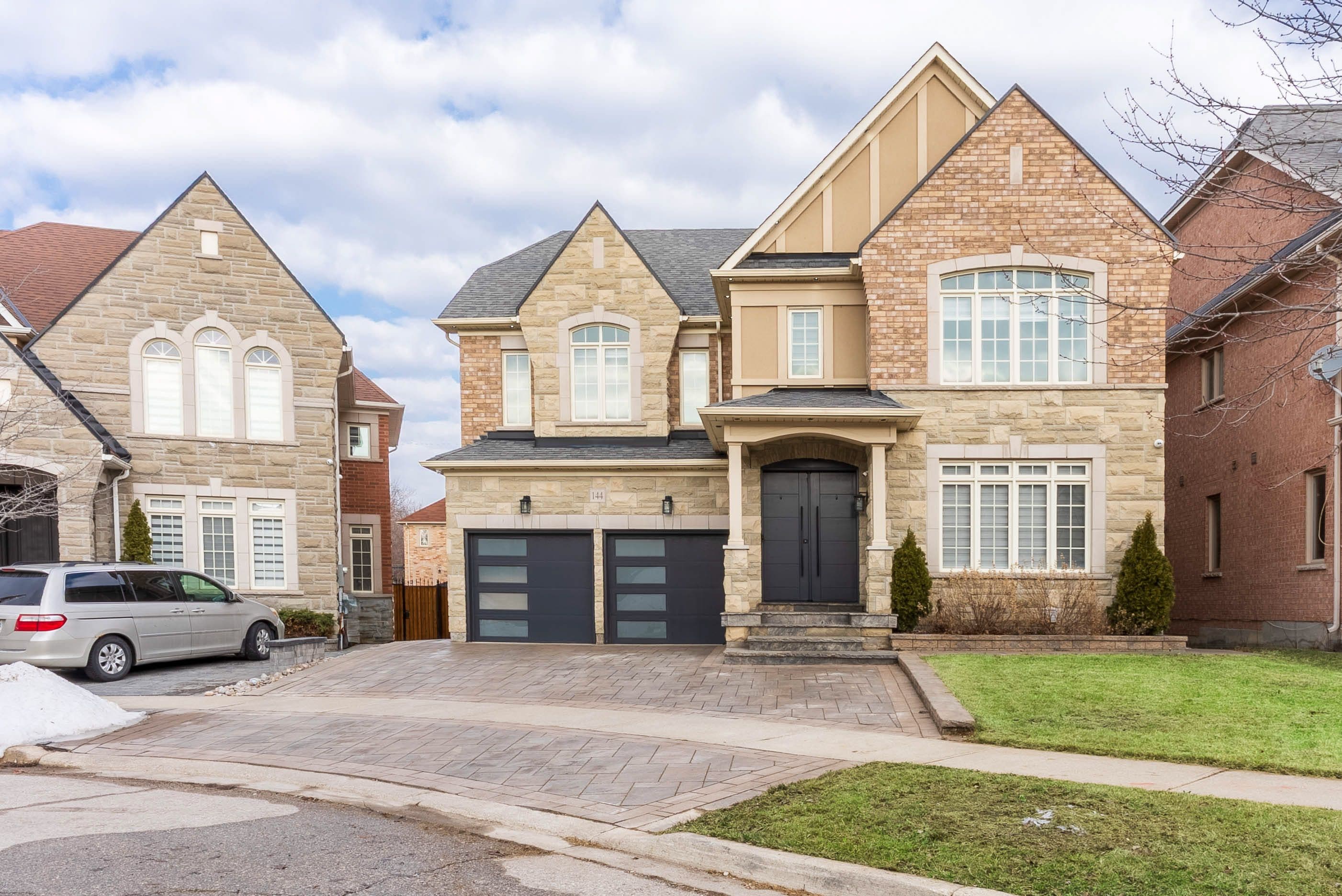 144 Bloomsbury Avenue, Brampton, ON L6P 2X2