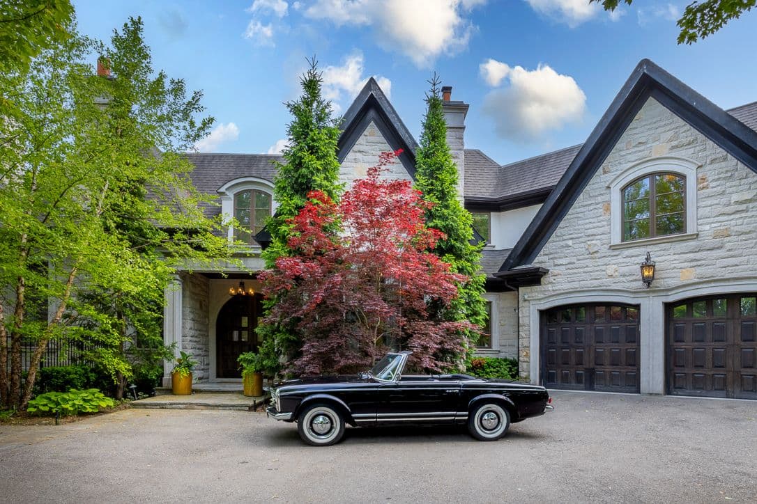 42 Lorraine Gardens, Toronto W08, ON M9B 4Z6