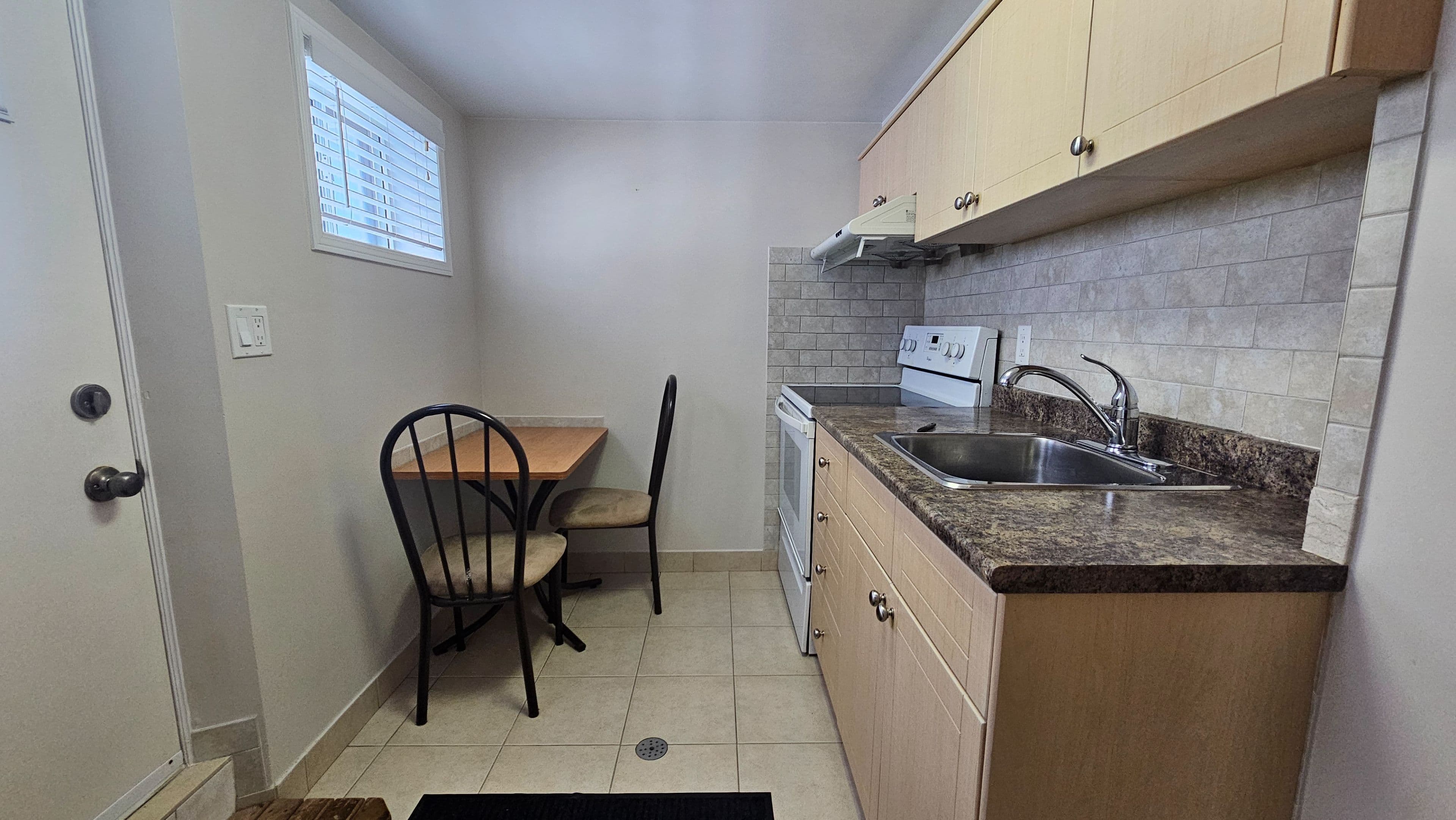 905 Lansdowne Avenue Lower, Toronto W02, ON M6H 3Z2