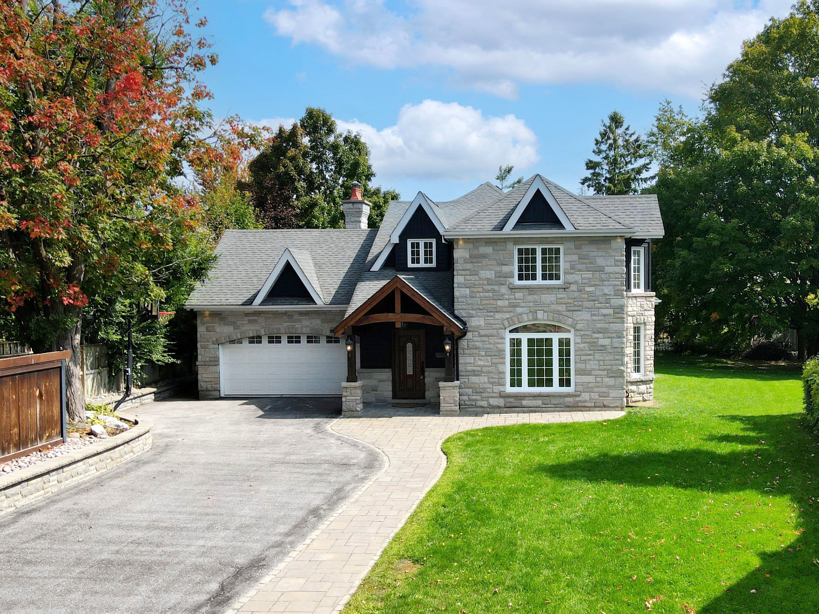 105 Duckworth Street, Barrie, ON L4M 3V9