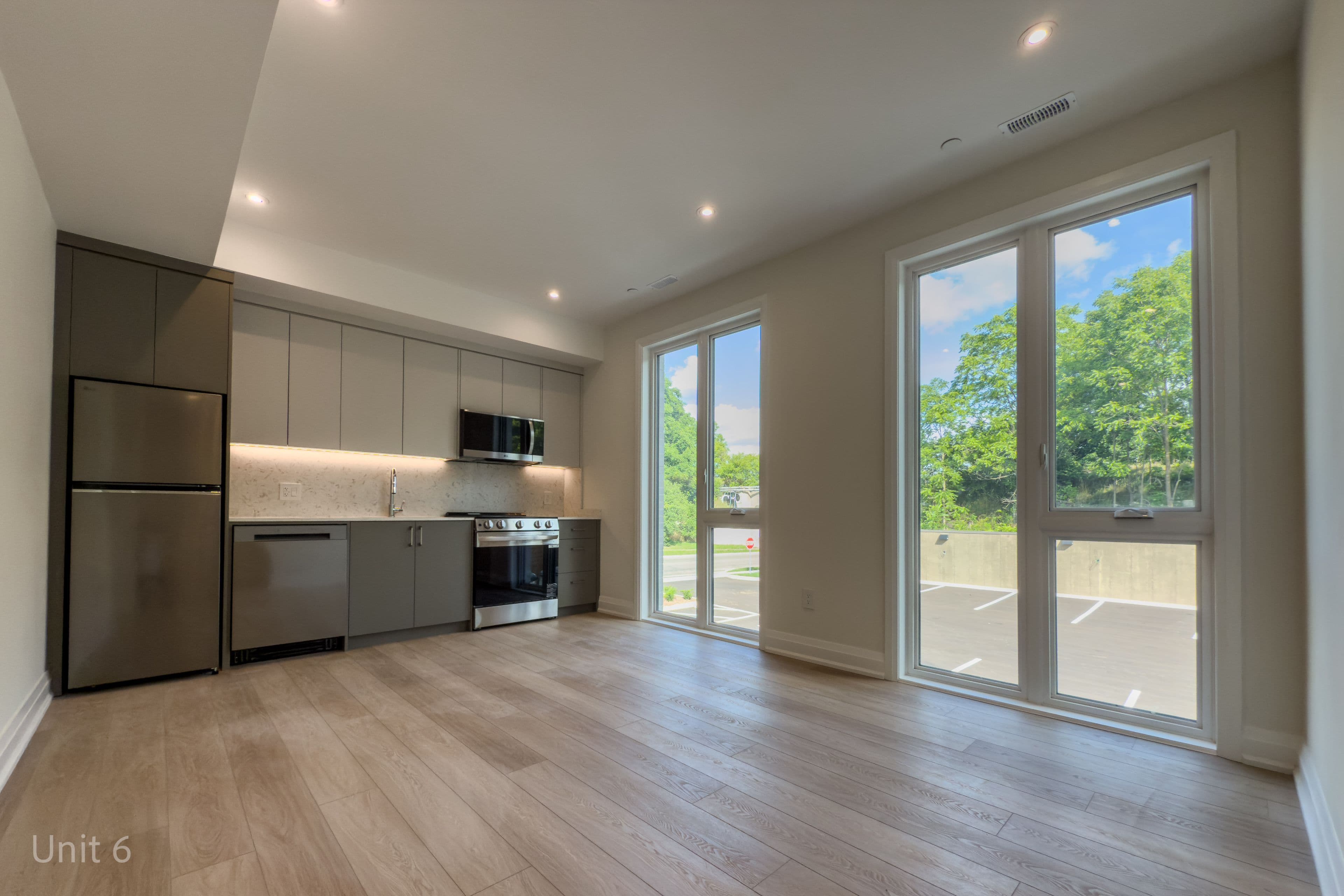 14 Stevenson Street N 6, Guelph, ON N1E 5A4