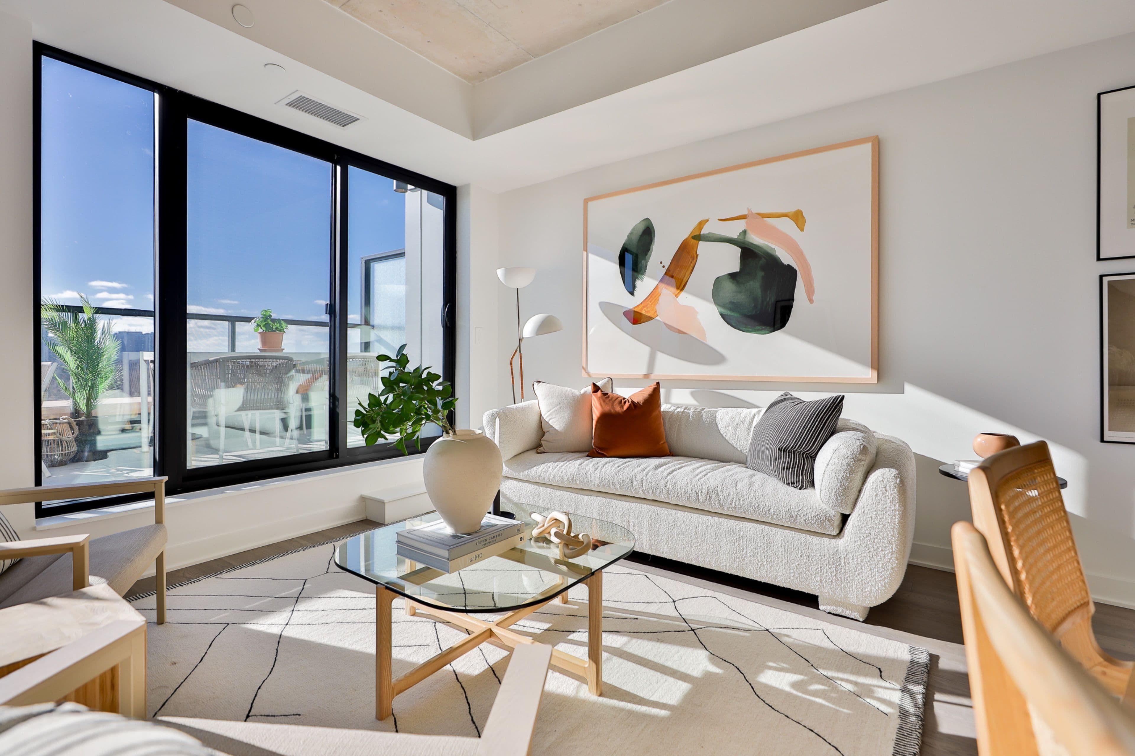 2720 Dundas Street W 604, Toronto W02, ON M6P 0C3