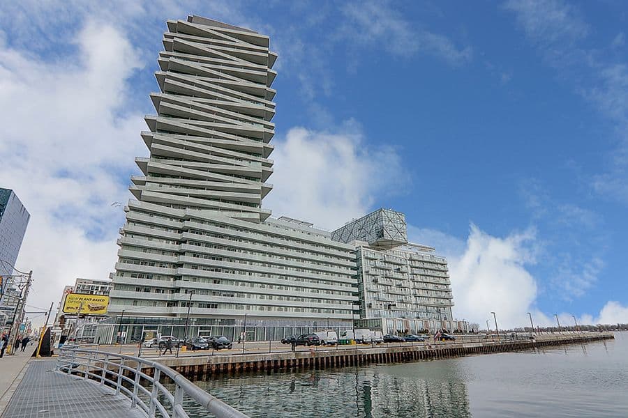 15 Queens Quay E 321, Toronto C08, ON M5E 0C5