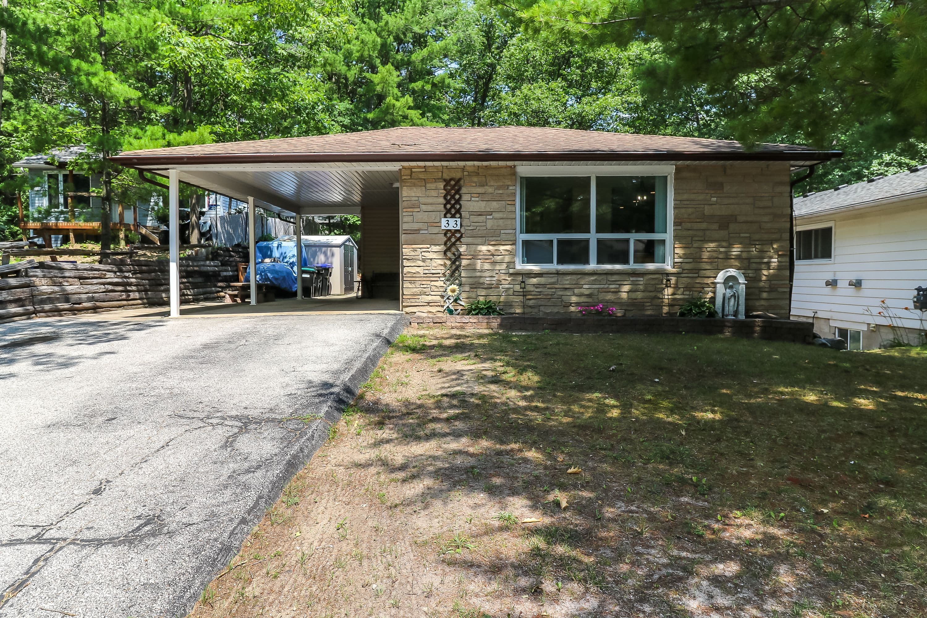33 Parkwood Drive, Wasaga Beach, ON L9Z 2T2