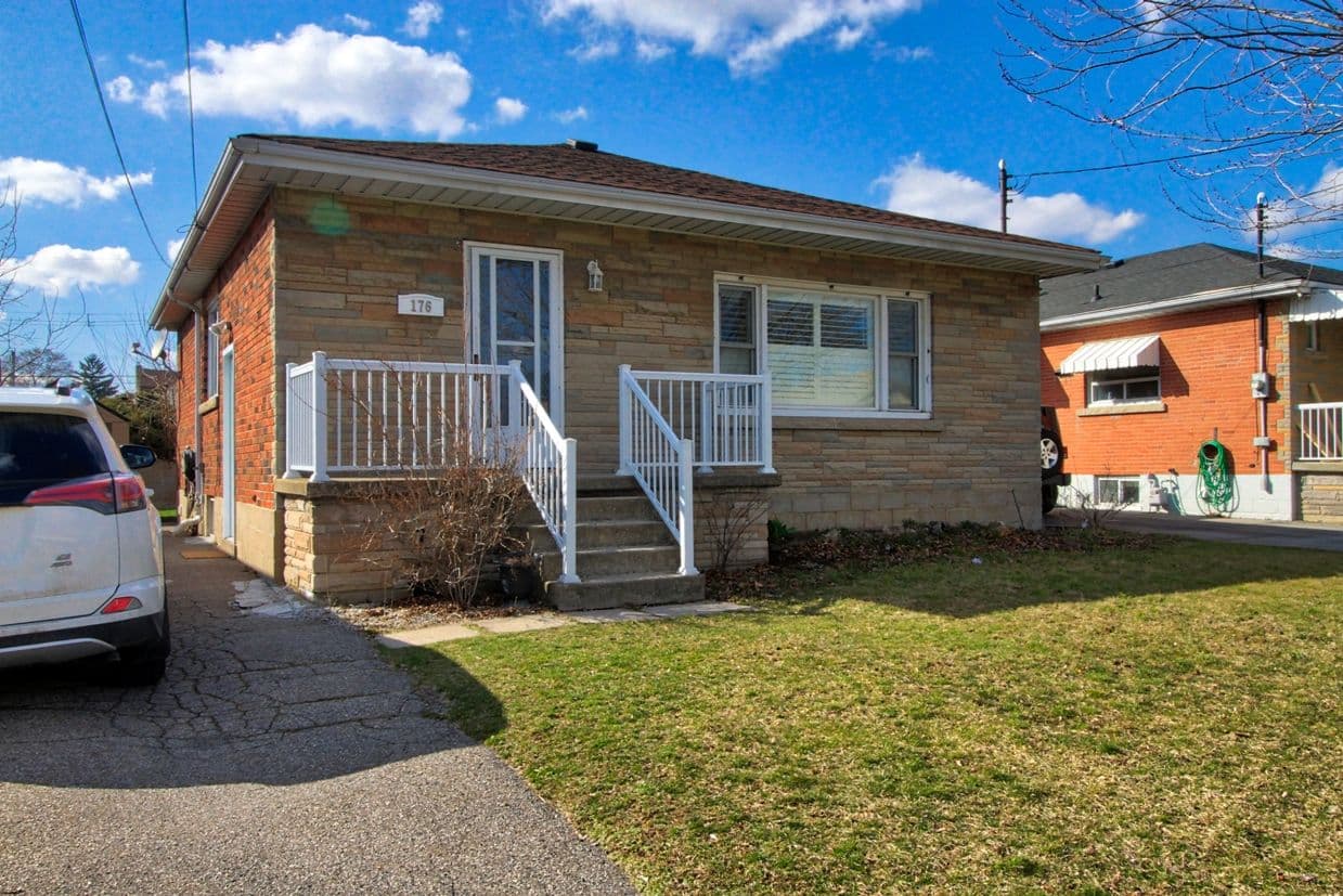 176 East 32nd Street 1, Hamilton, ON L8V 3S2