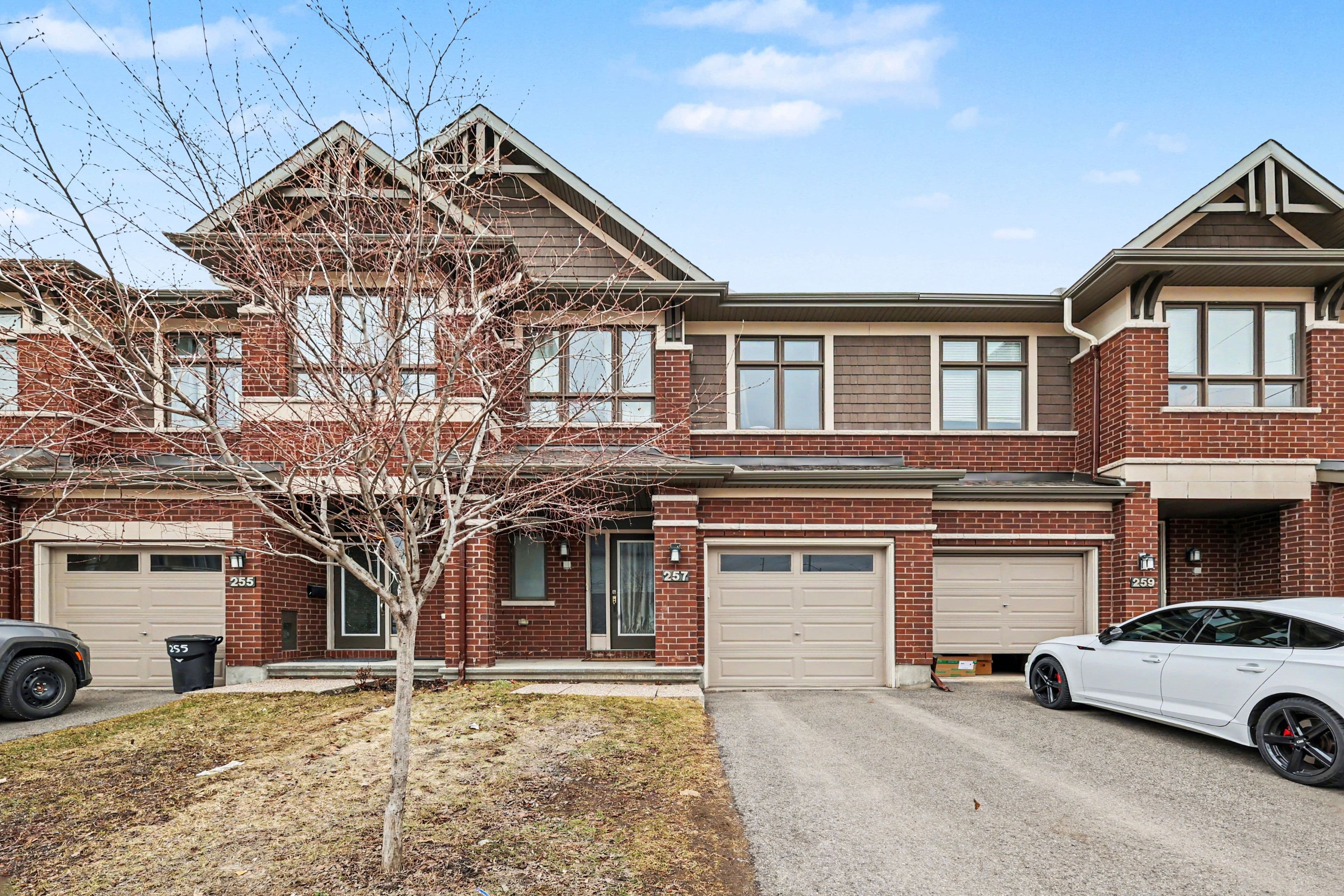 257 Dolce Crescent, Blossom Park - Airport and Area, ON K1X 0B3