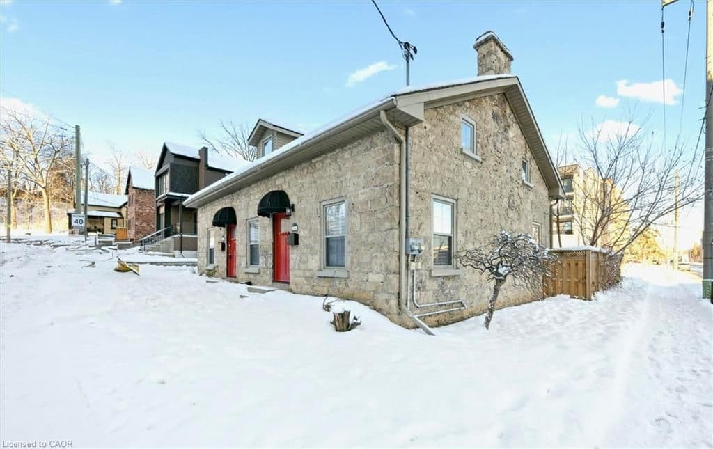 16-18 St Andrews Street, Cambridge, ON N1S 1M4