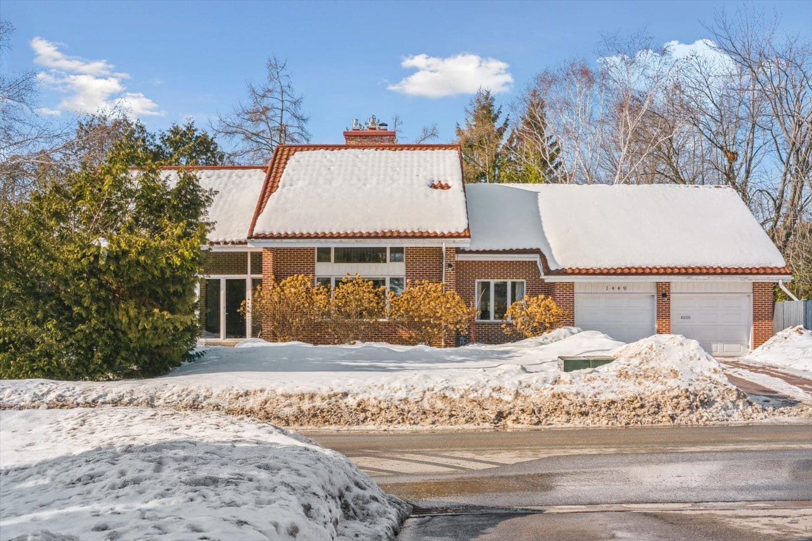 1449 Champlain Drive, Peterborough, ON K9L 1N3