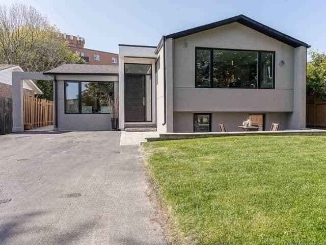 181 North Service Road E L-1, Oakville, ON L6H 1A4