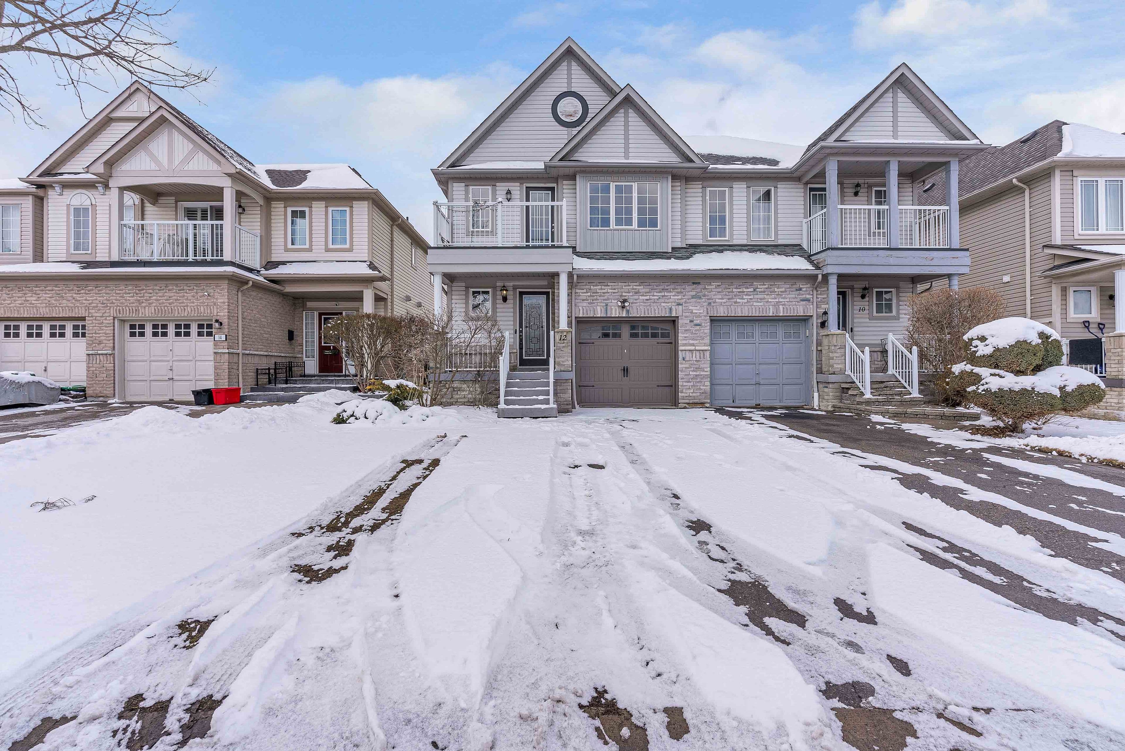 12 Carrington Place, Whitby, ON L1R 3E9