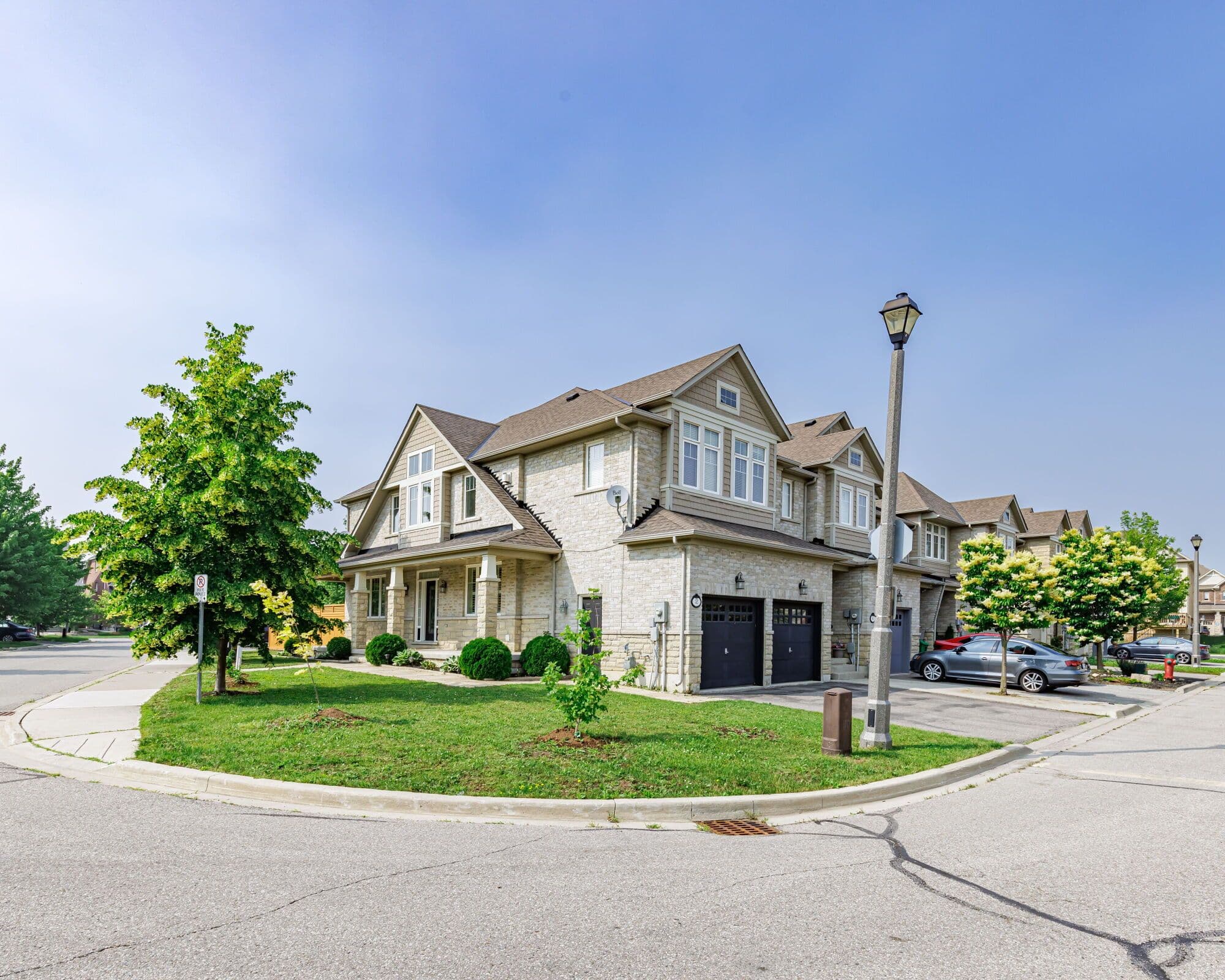 2 Nectarlane Avenue, Caledon, ON L7C 3M8