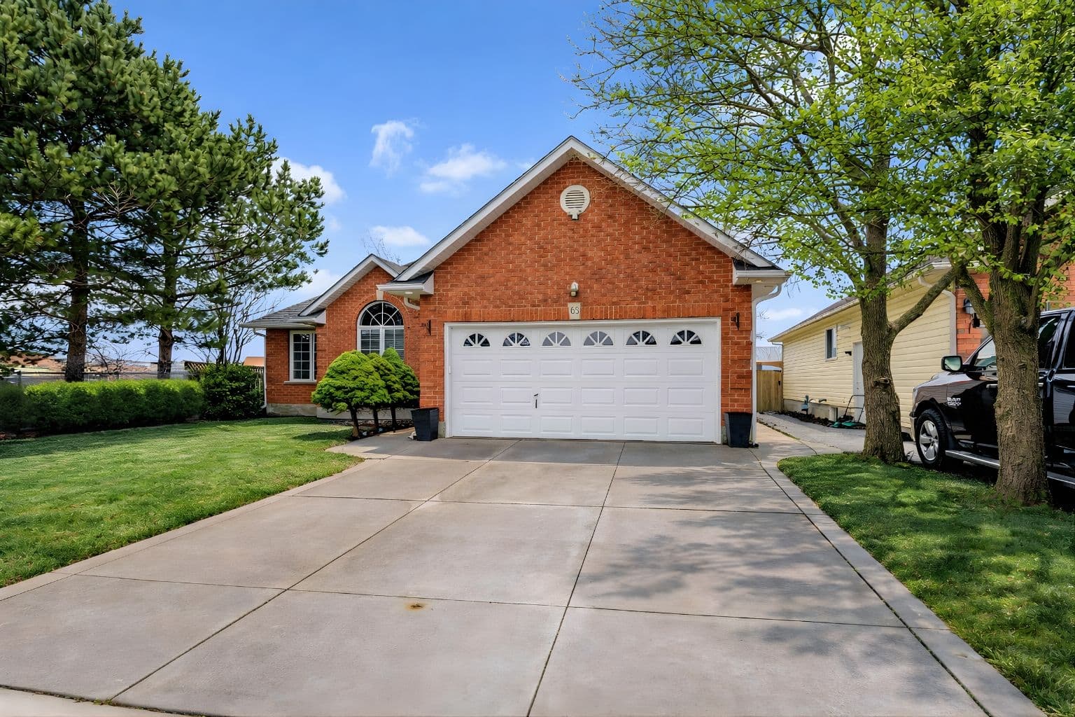 65 Thistlemoor Drive, Haldimand, ON N3W 2K5