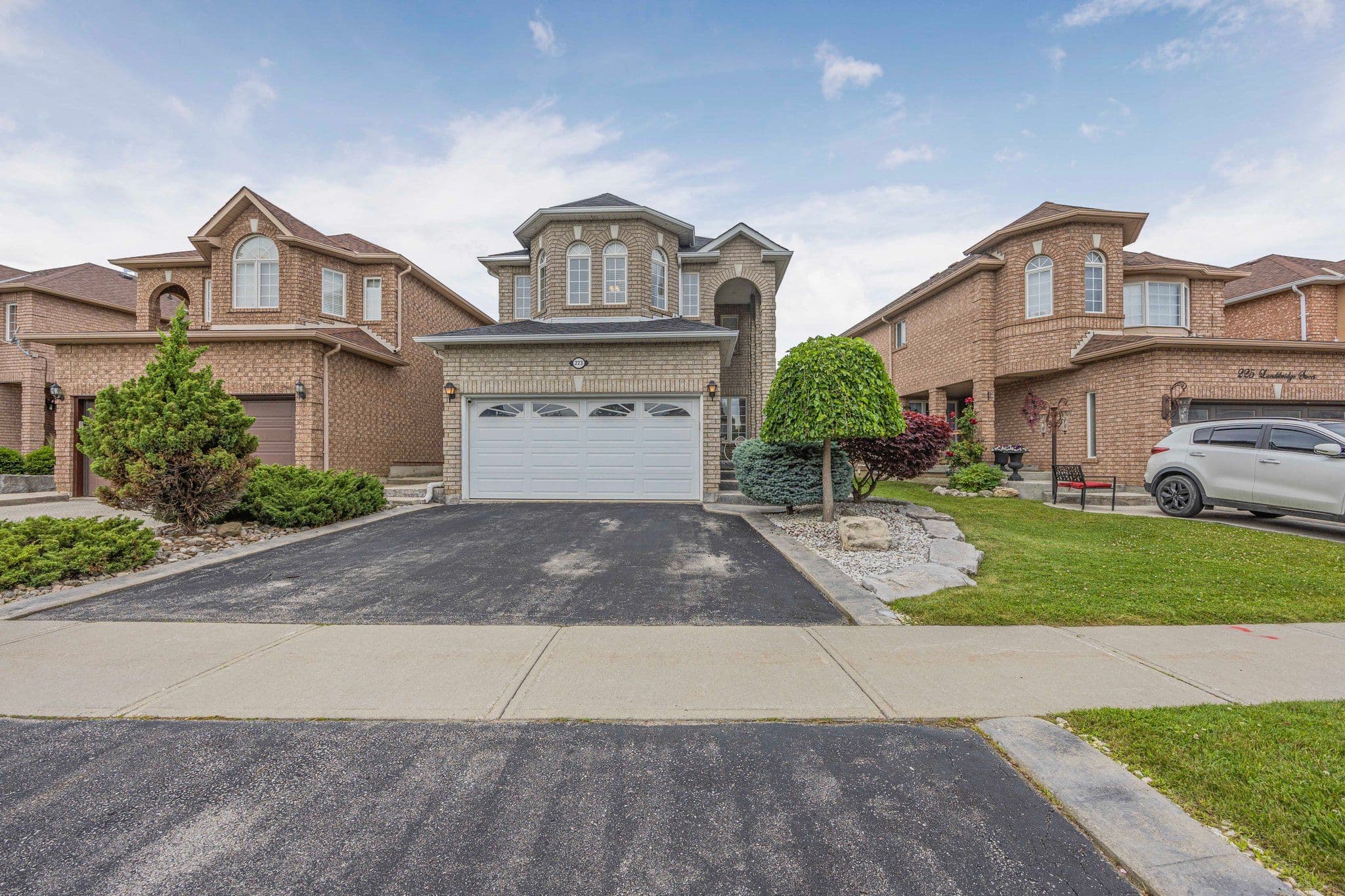 223 Landsbridge Street, Caledon, ON L7E 2J6