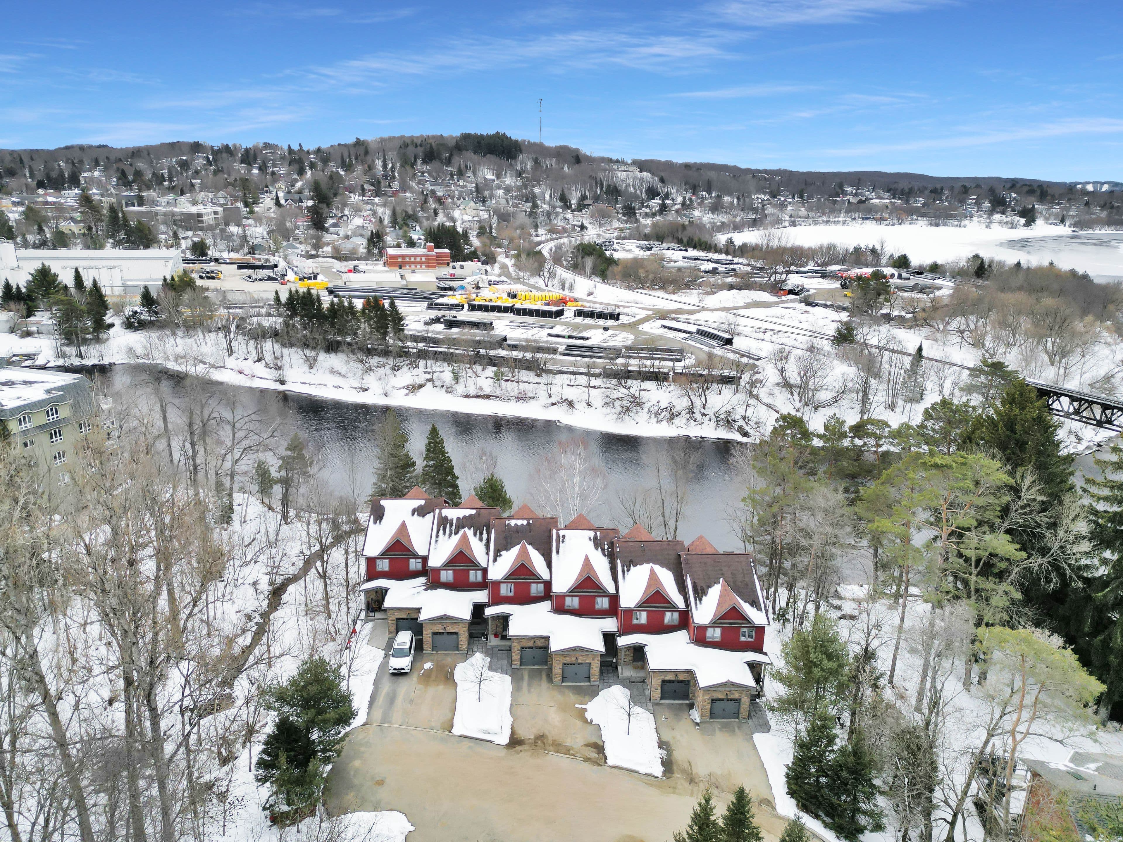 23 Winona Drive 2, Huntsville, ON P1H 1L9