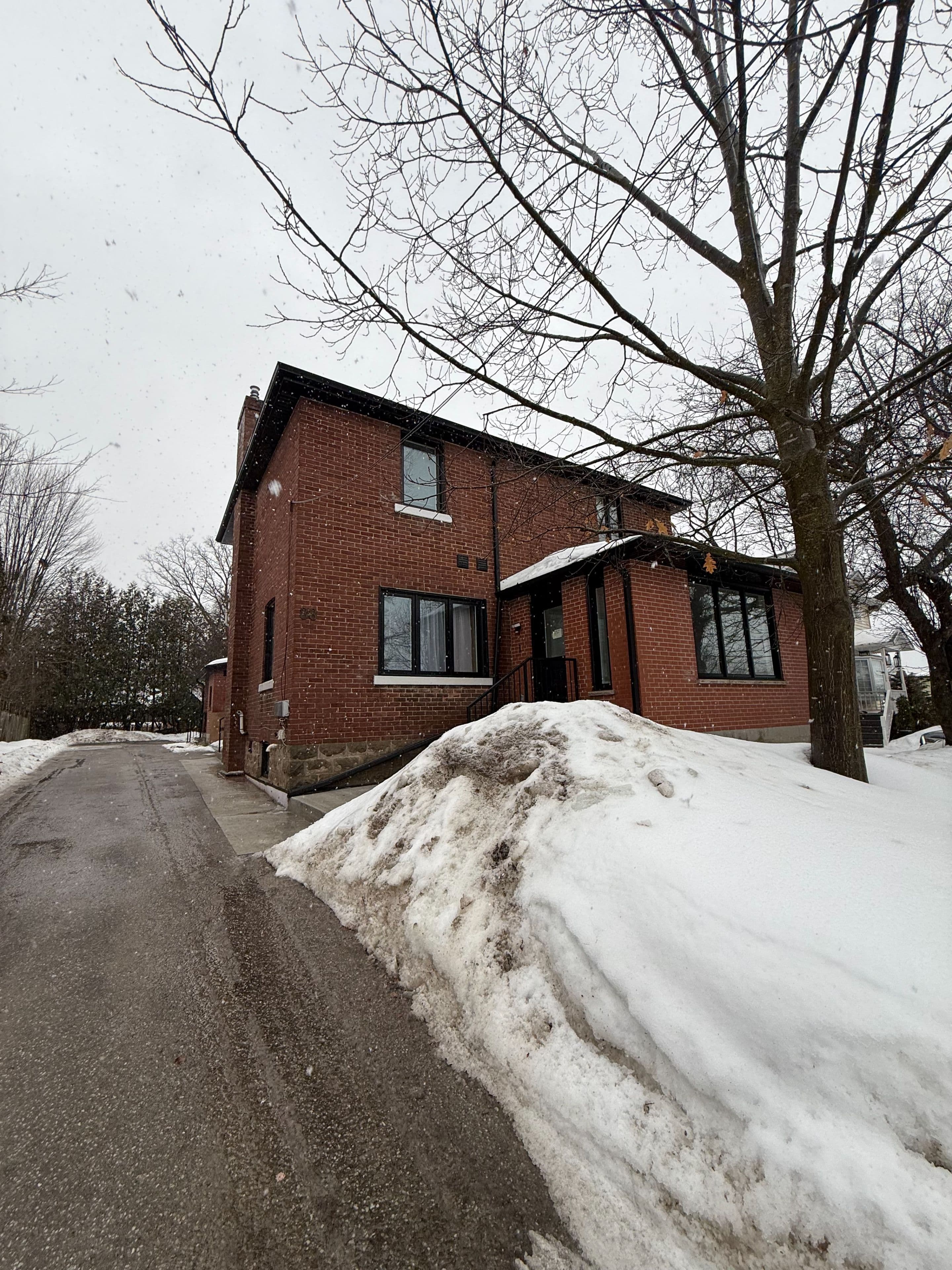 88 Spruce Street W 5 (BSMT), Aurora, ON L4G 1S1