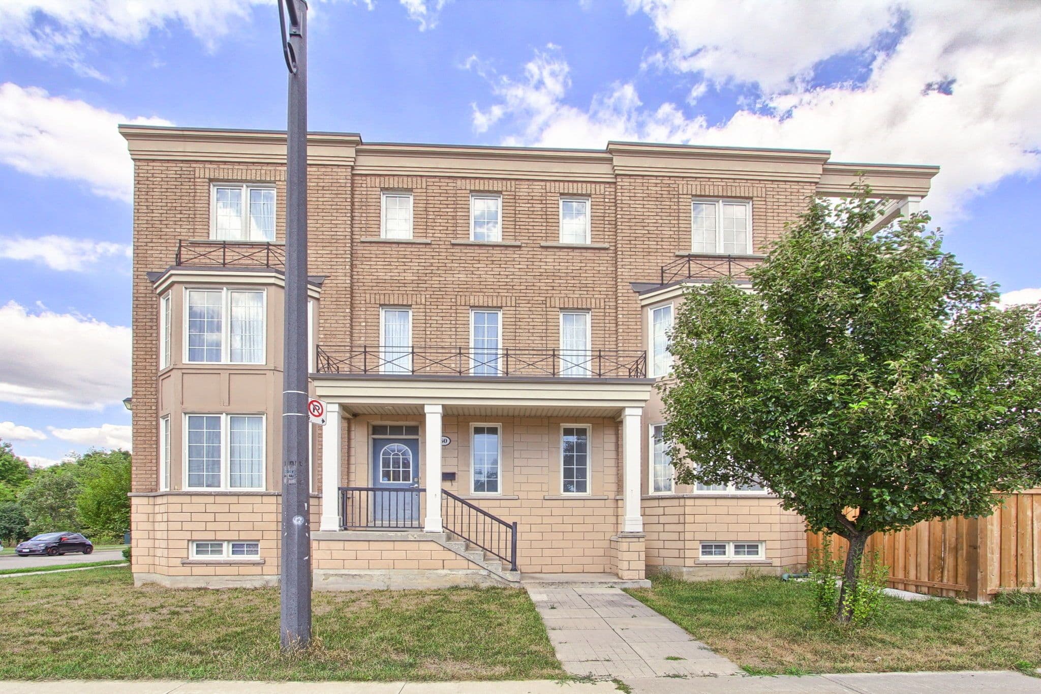 60 Delabo Drive, Toronto W05, ON M3J 3S4