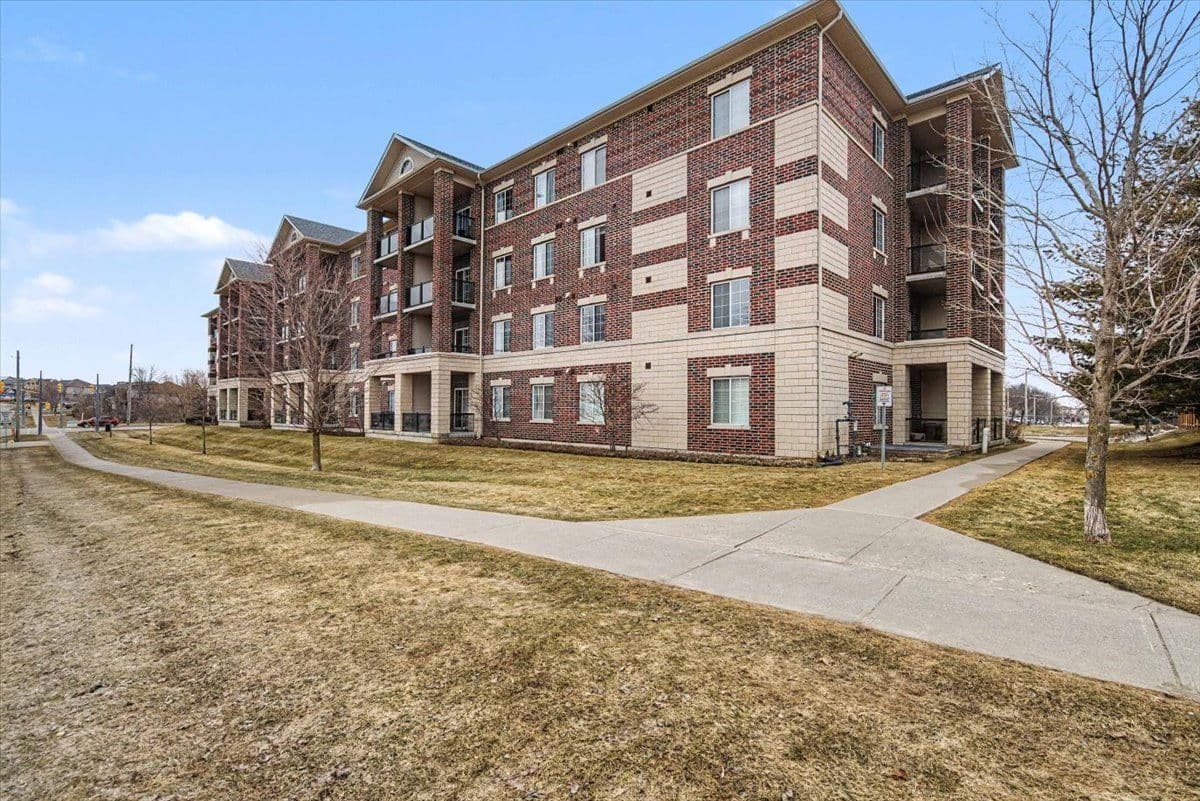 308 Watson Parkway N 412, Guelph, ON N1E 0G7