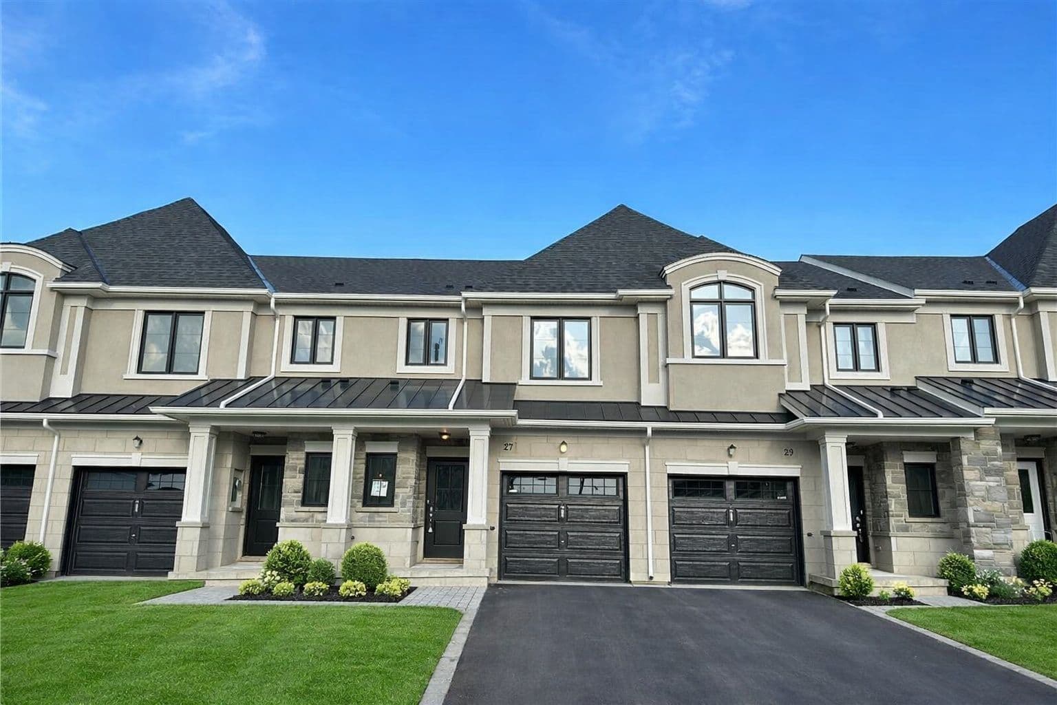 27 Mia Drive, Hamilton, ON L9B 0H8