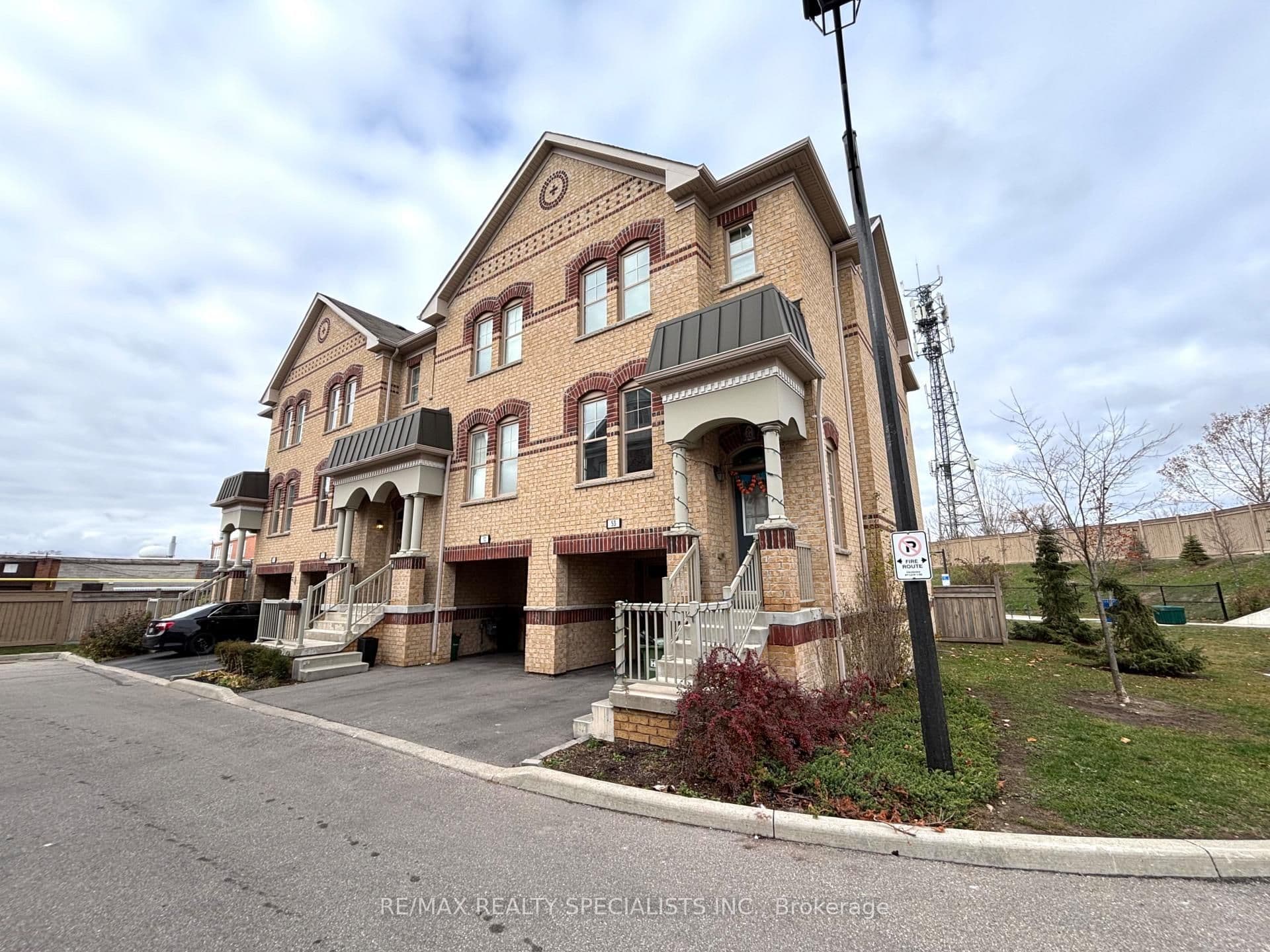 10 Porter Avenue W 53, Vaughan, ON L4L 0H1
