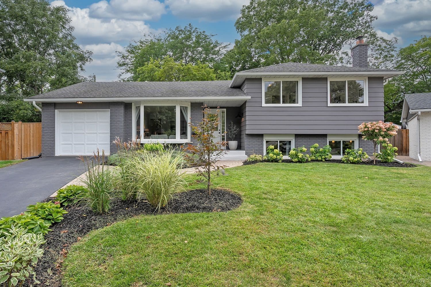 406 Oakwood Drive, Burlington, ON L7N 1X2