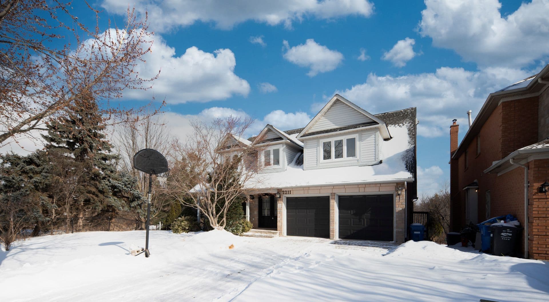 2211 Rockingham Drive, Oakville, ON L6H 6E8
