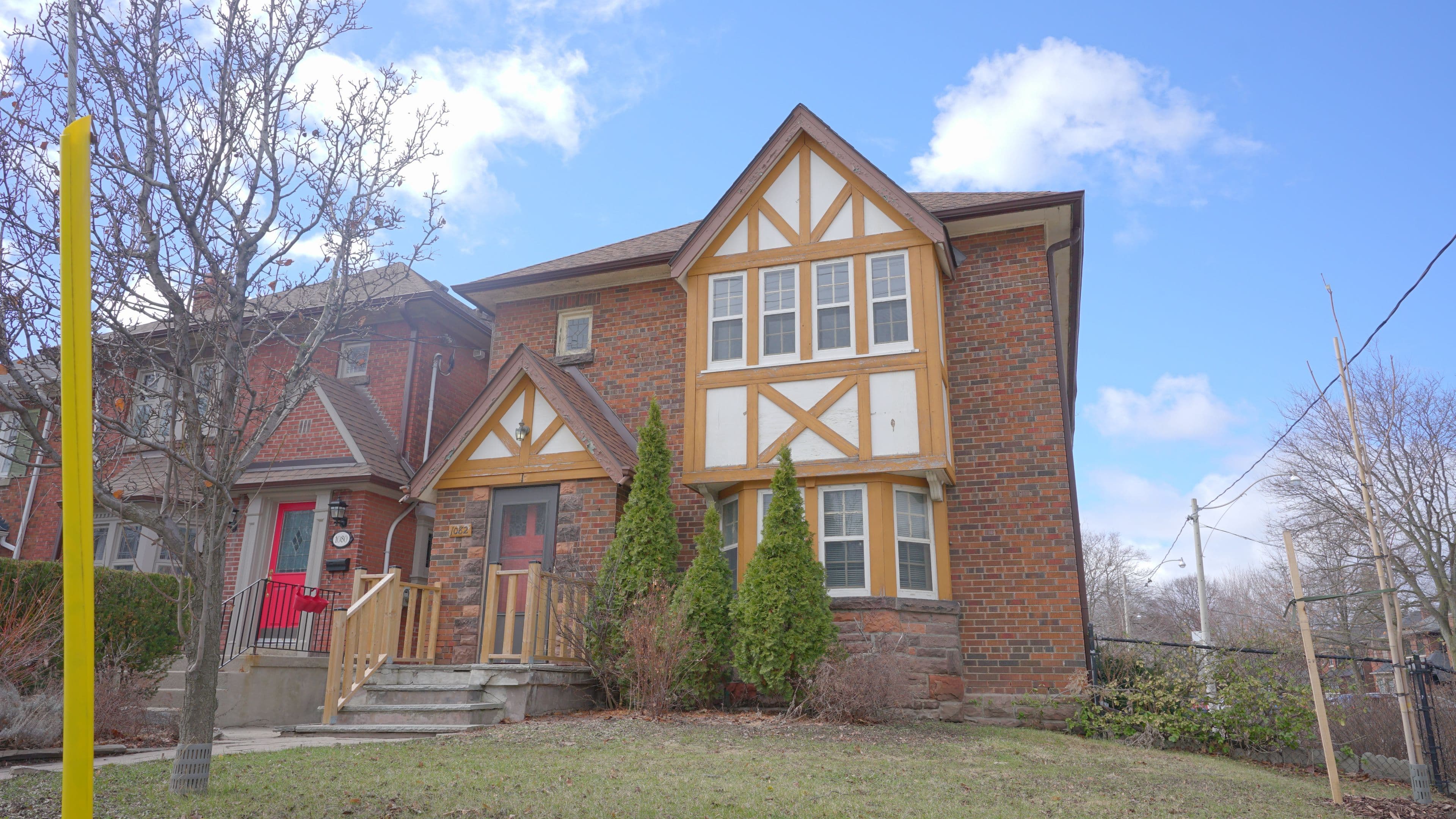 1082 Avenue Road 2FL, Toronto C04, ON M5N 2C9