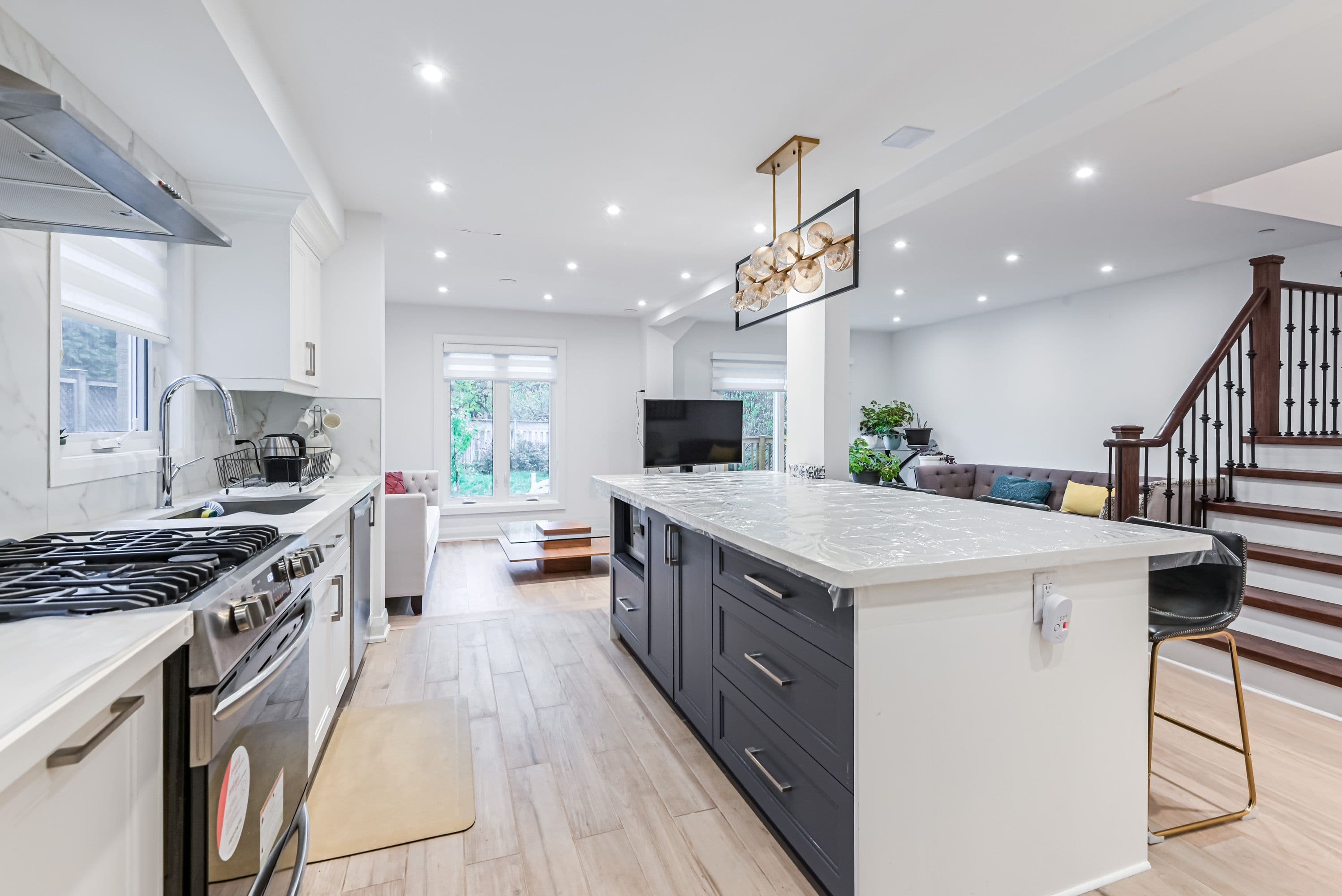 54 Campbell Avenue BED 1, Vaughan, ON L4J 4Y7