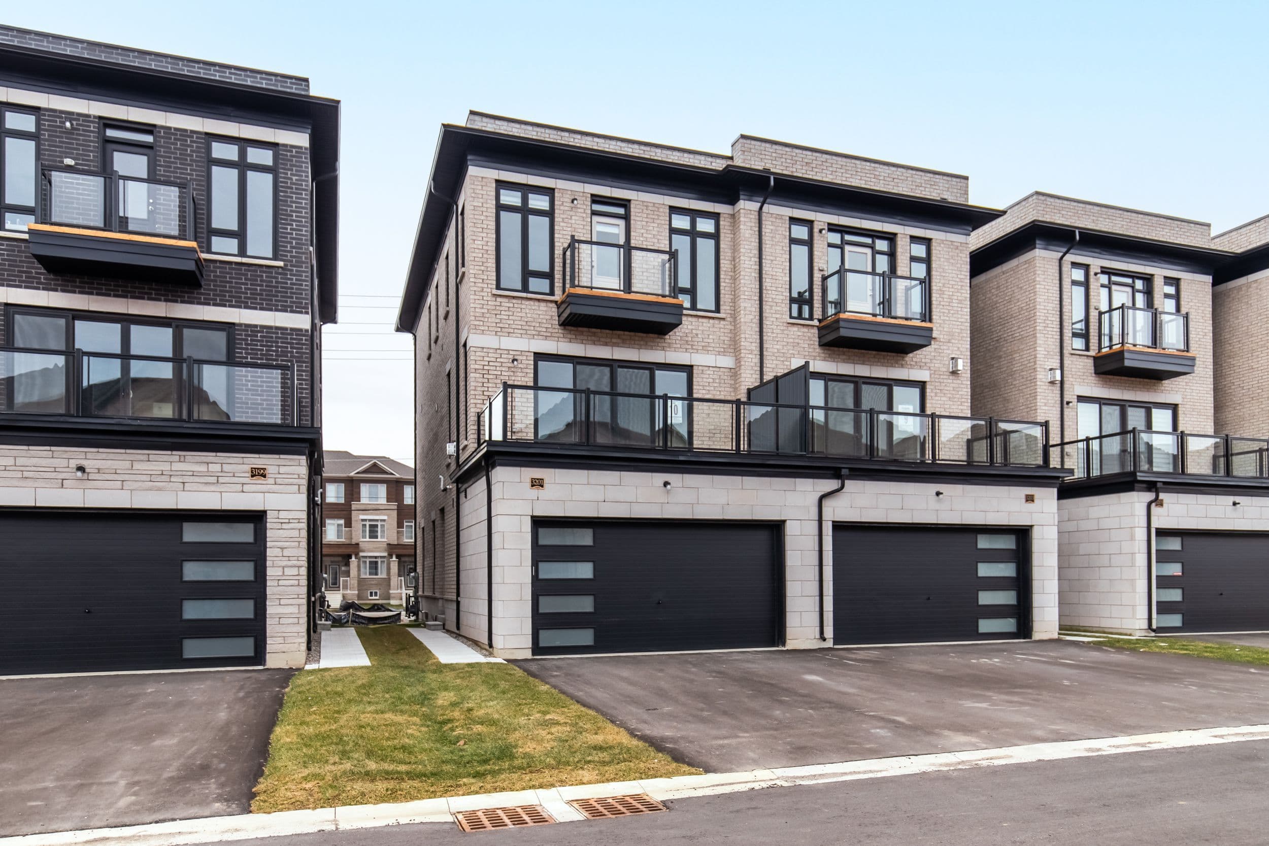 3201 Sixth Line Unit 2, Oakville, ON L6H 0V8