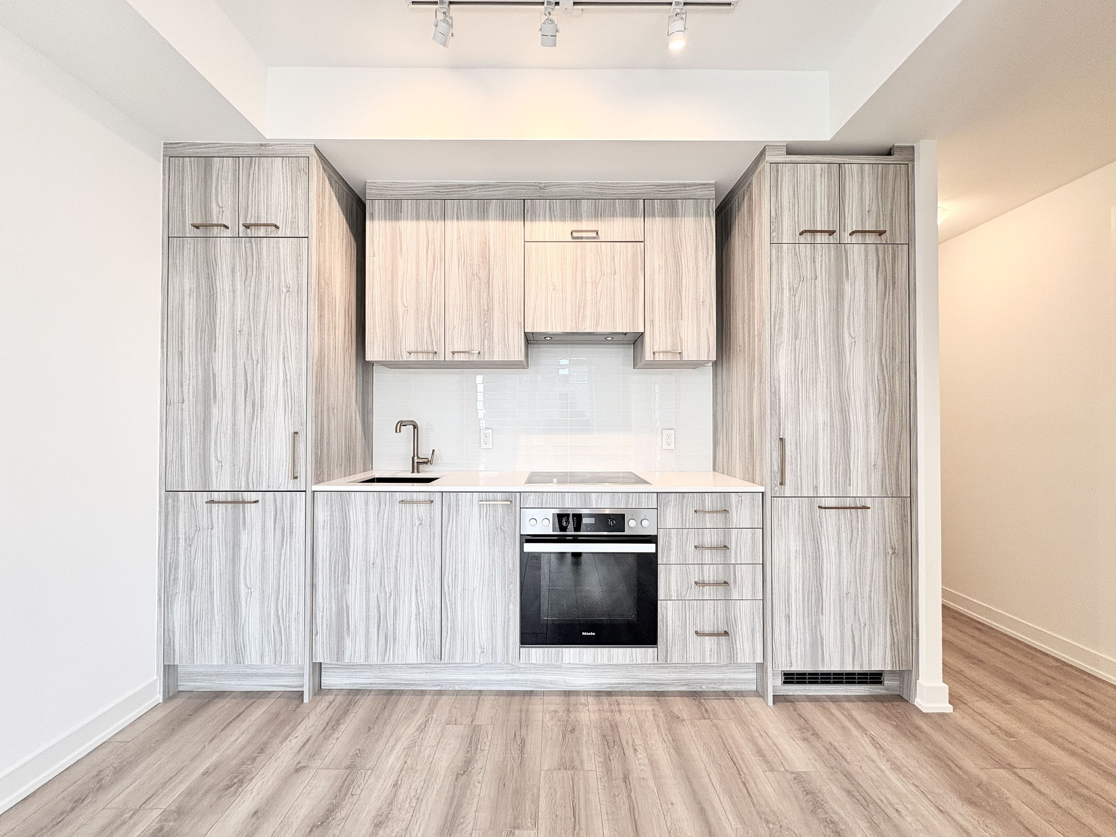 634 Church Street 3406, Toronto C08, ON M4Y 2G3