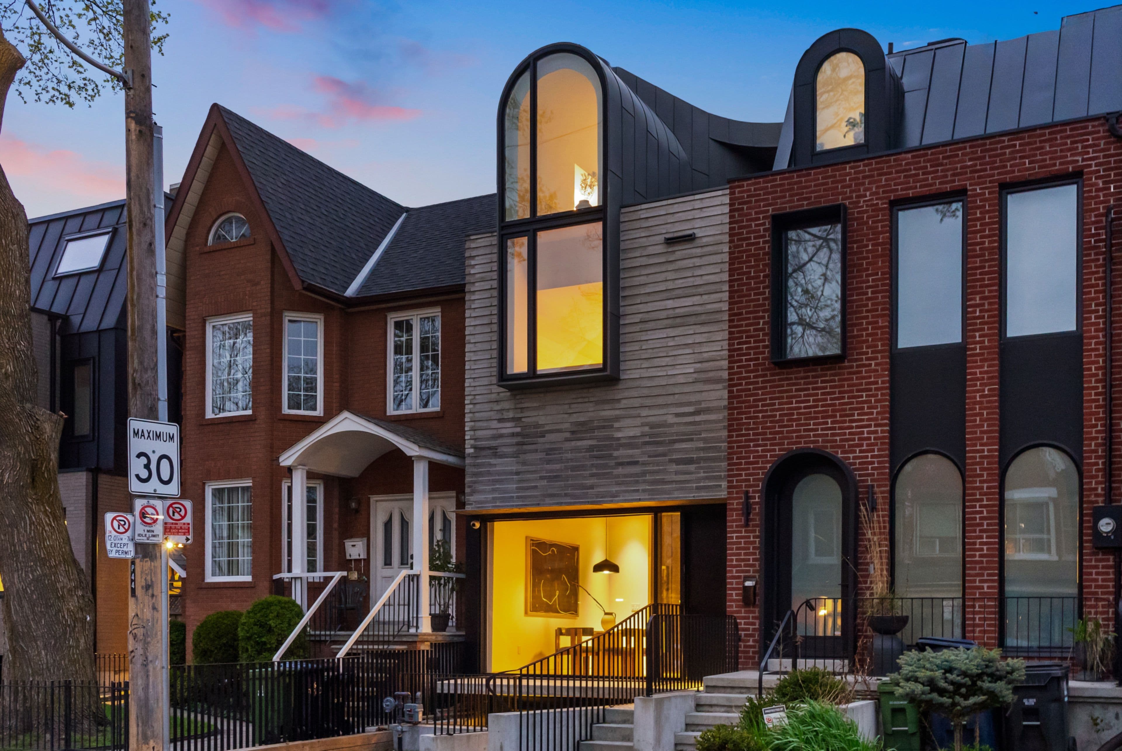 44 Foxley Street, Toronto C01, ON M6J 1R1