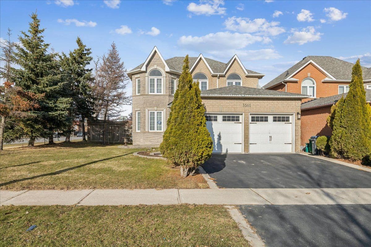 3561 Old Orchard Park Drive, Mississauga, ON L5B 4E3
