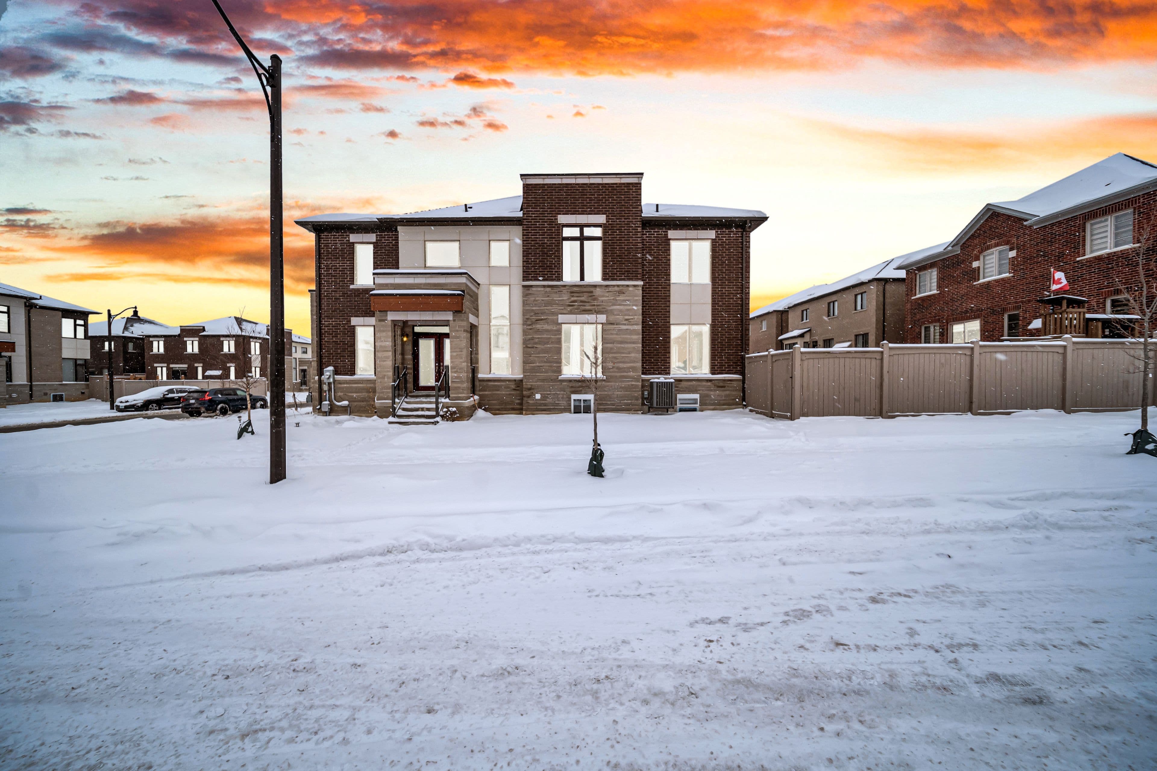 171 Great Falls Boulevard, Hamilton, ON L8B 1Y6