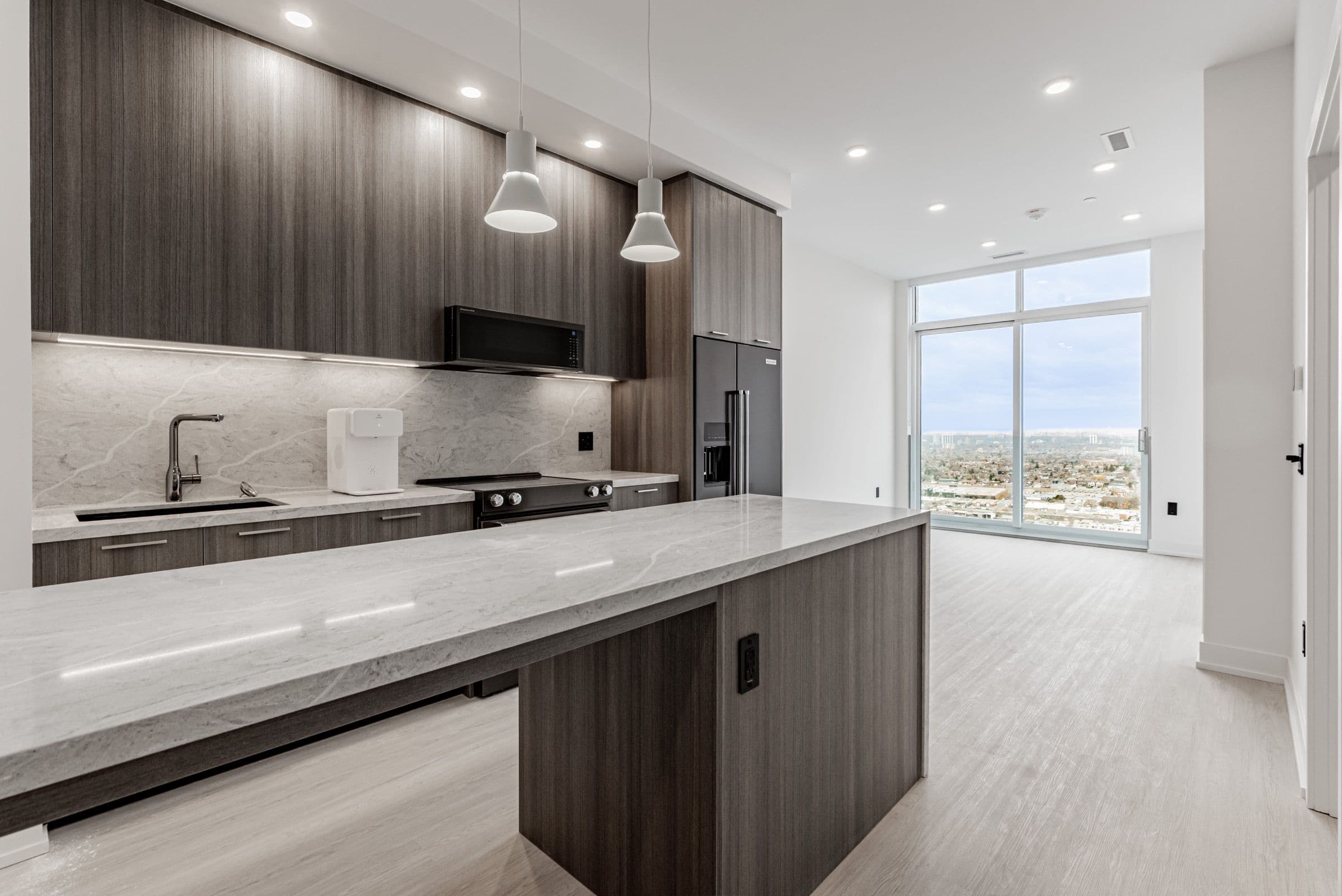 31 York Garden Way 1204, Toronto W04, ON M6A 2V1