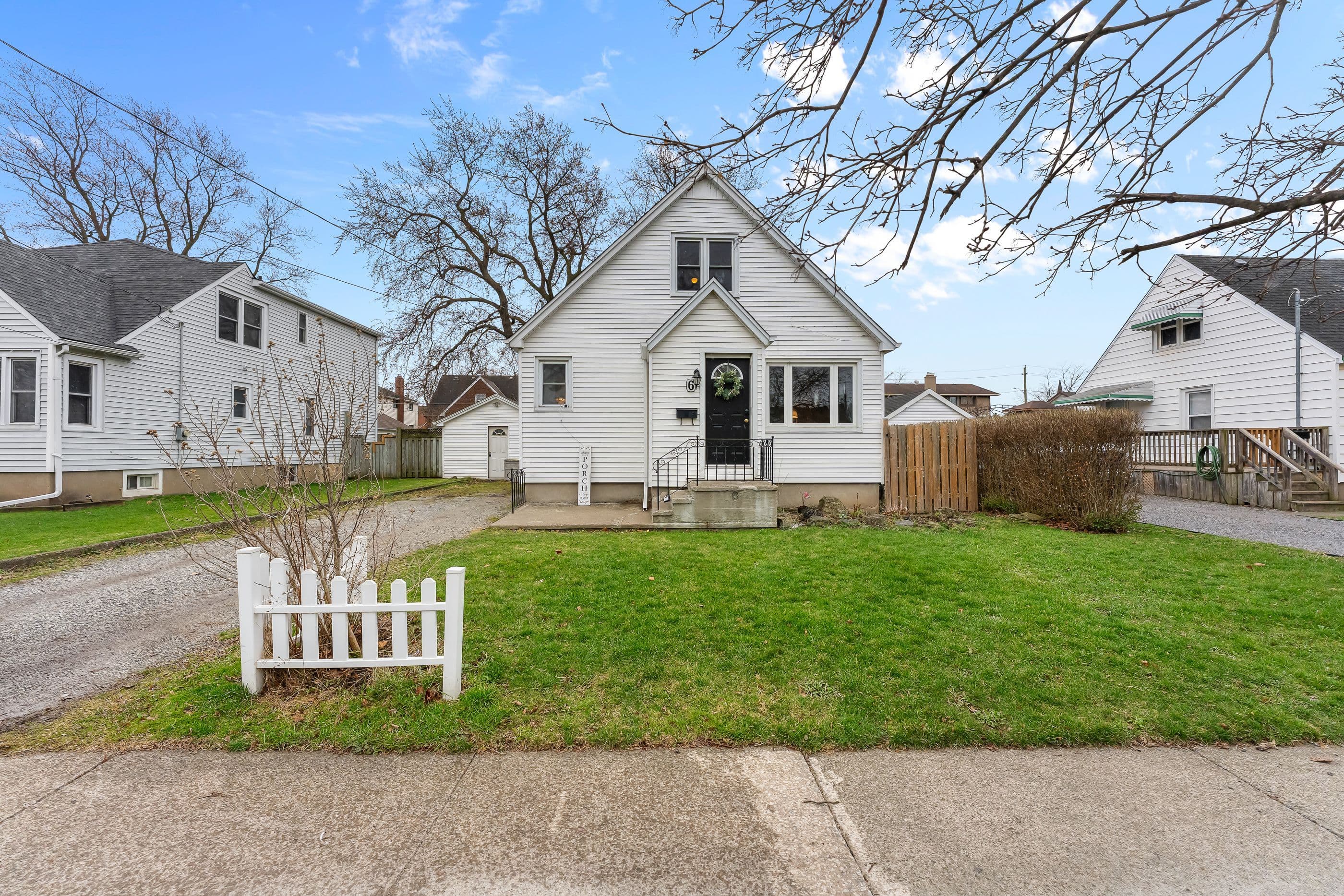 6 Cedardale Avenue, St. Catharines, ON L2P 1A9