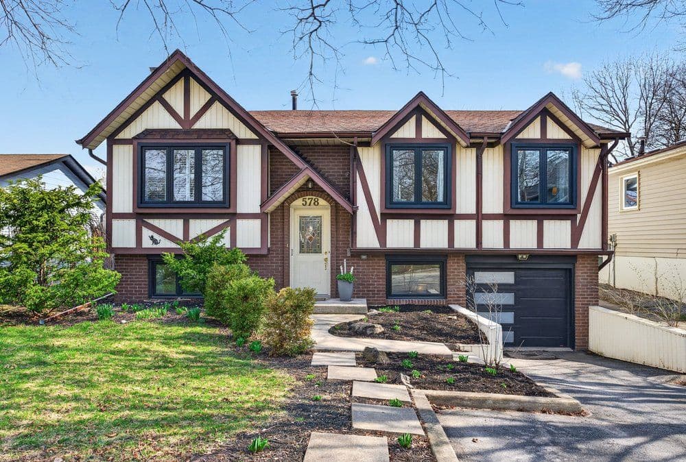 578 Holly Hill Crescent, Burlington, ON L7L 3Z7