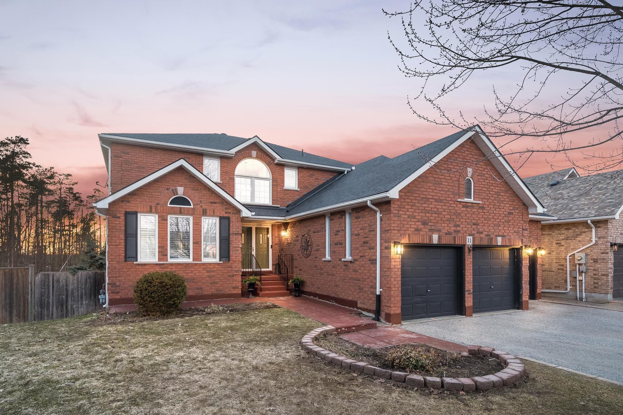 11 Berry Court, Barrie, ON L4N 0J6