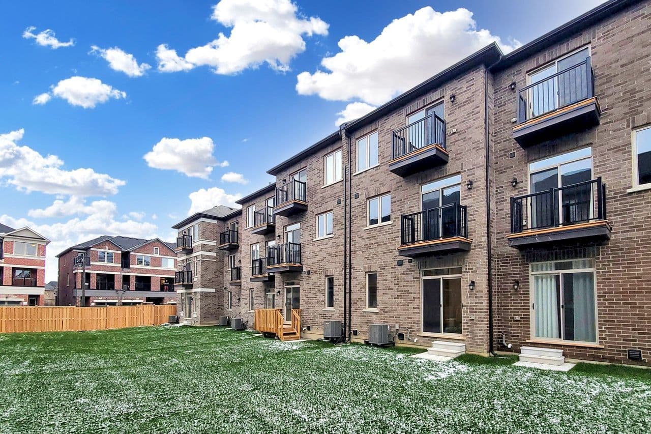 9 Sissons Way, Markham, ON L6B 0S1