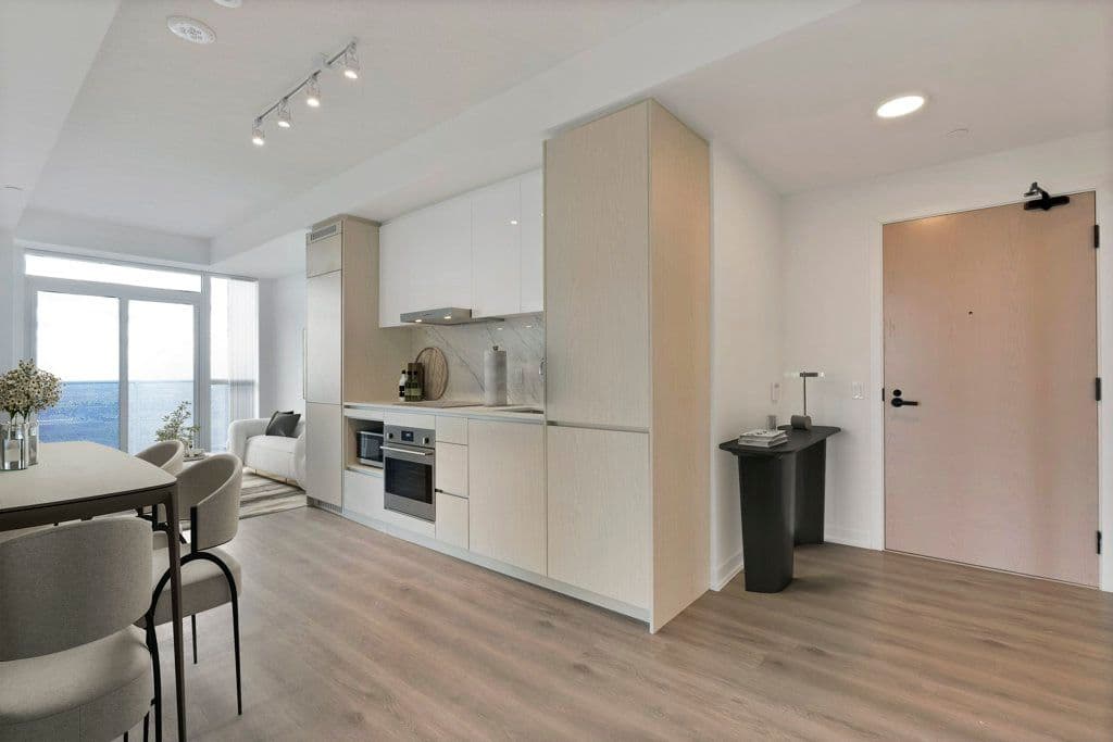 28 Interchange Way 4010, Vaughan, ON L4K 0P8