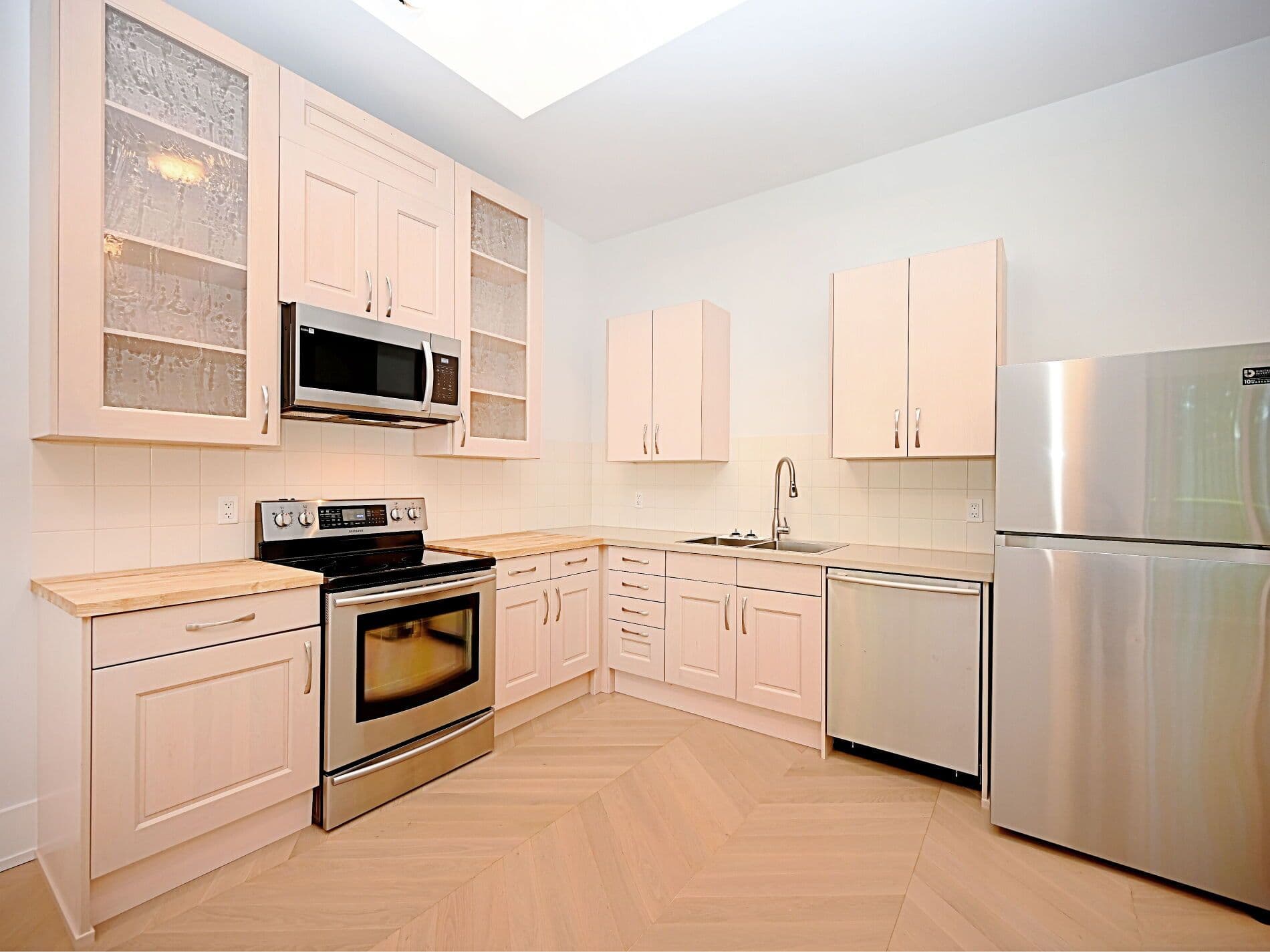 50B Woodlawn Avenue, Mississauga, ON L5G 3K6