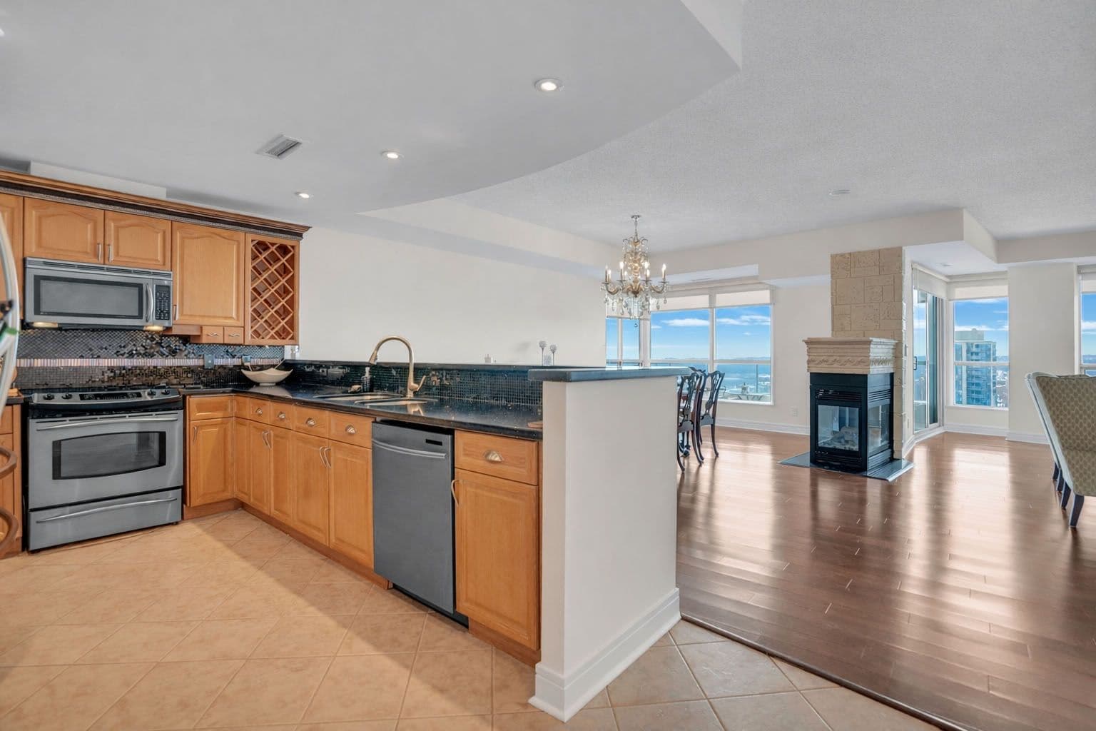 2 Toronto Street PH1 1, Barrie, ON L4N 9R2